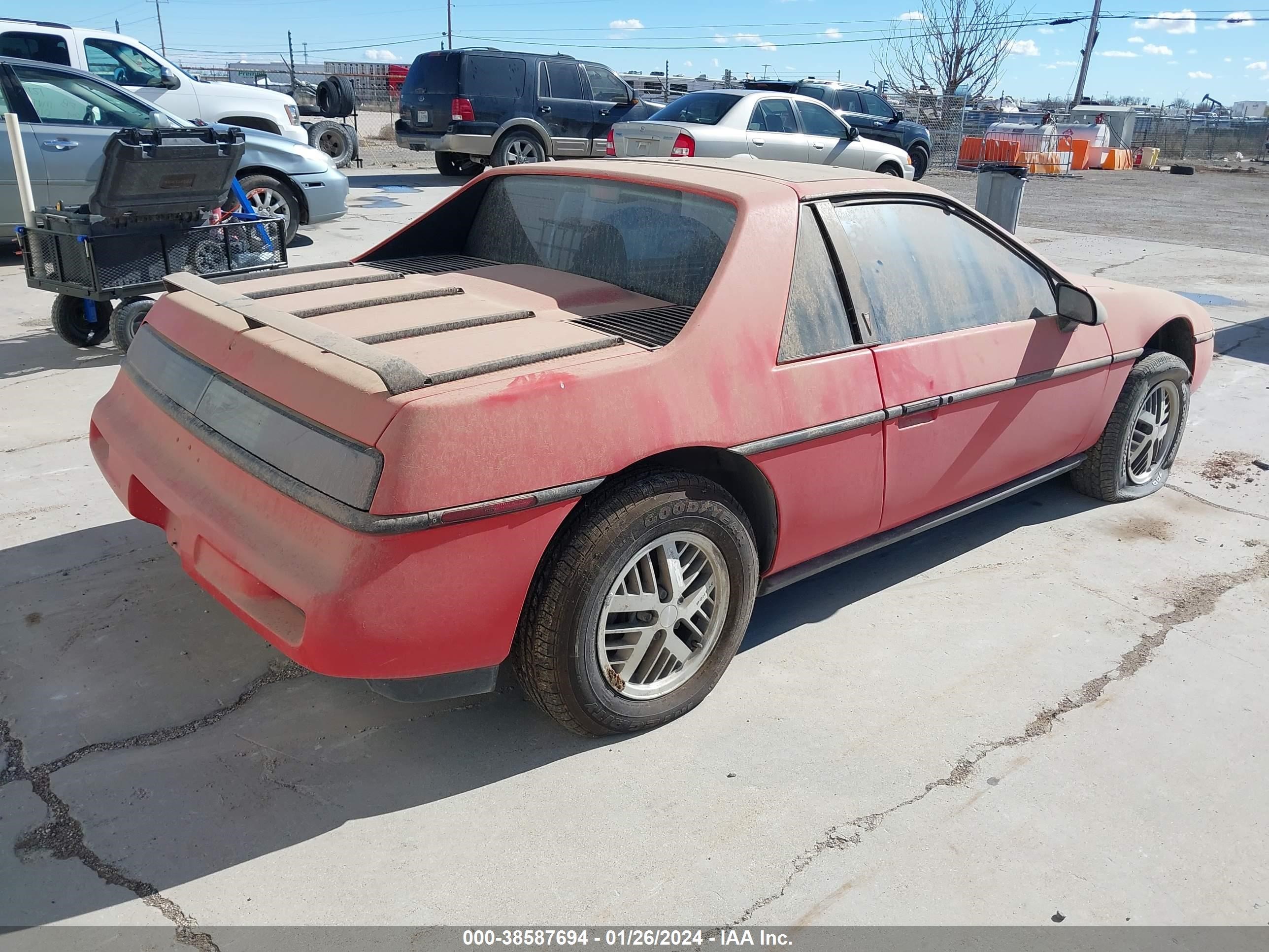 Photo 3 VIN: 1G2PE11R5JP211002 - PONTIAC FIERO 