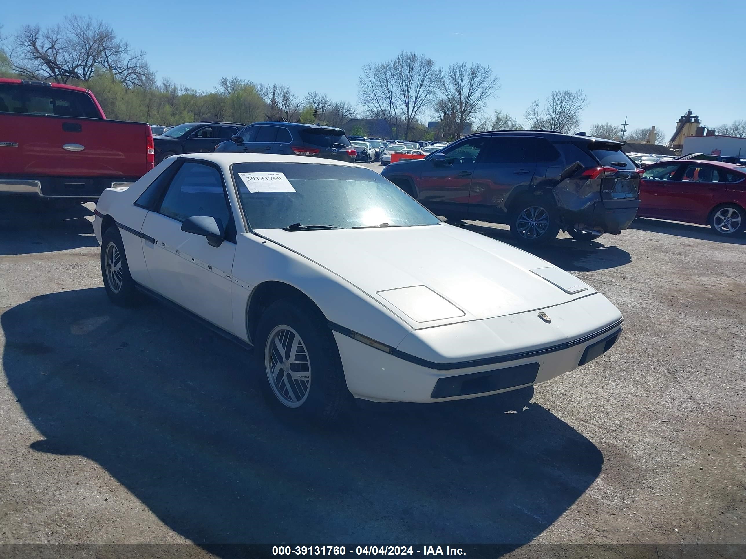 Photo 0 VIN: 1G2PM37R9FP235123 - PONTIAC FIERO 