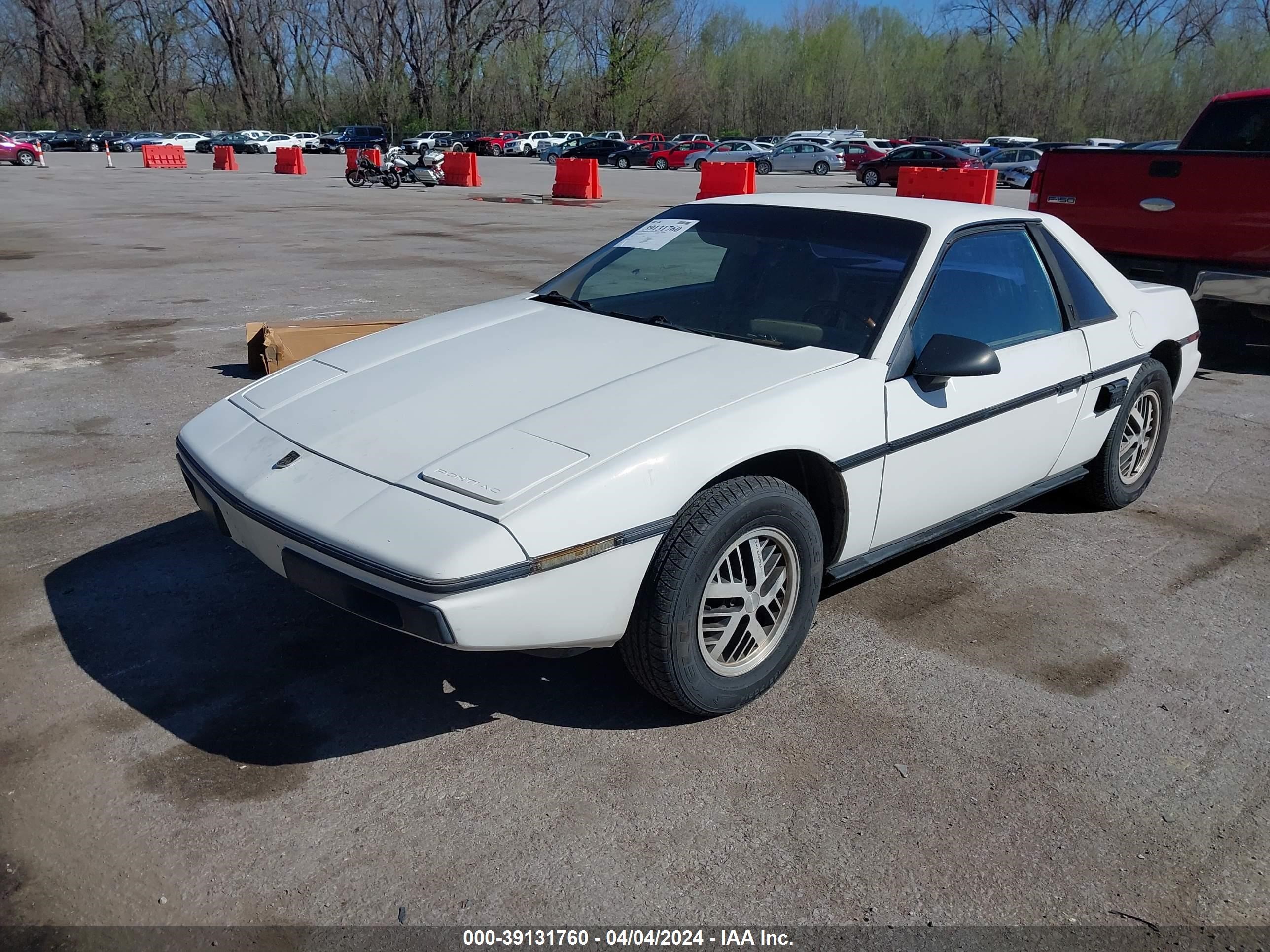 Photo 1 VIN: 1G2PM37R9FP235123 - PONTIAC FIERO 