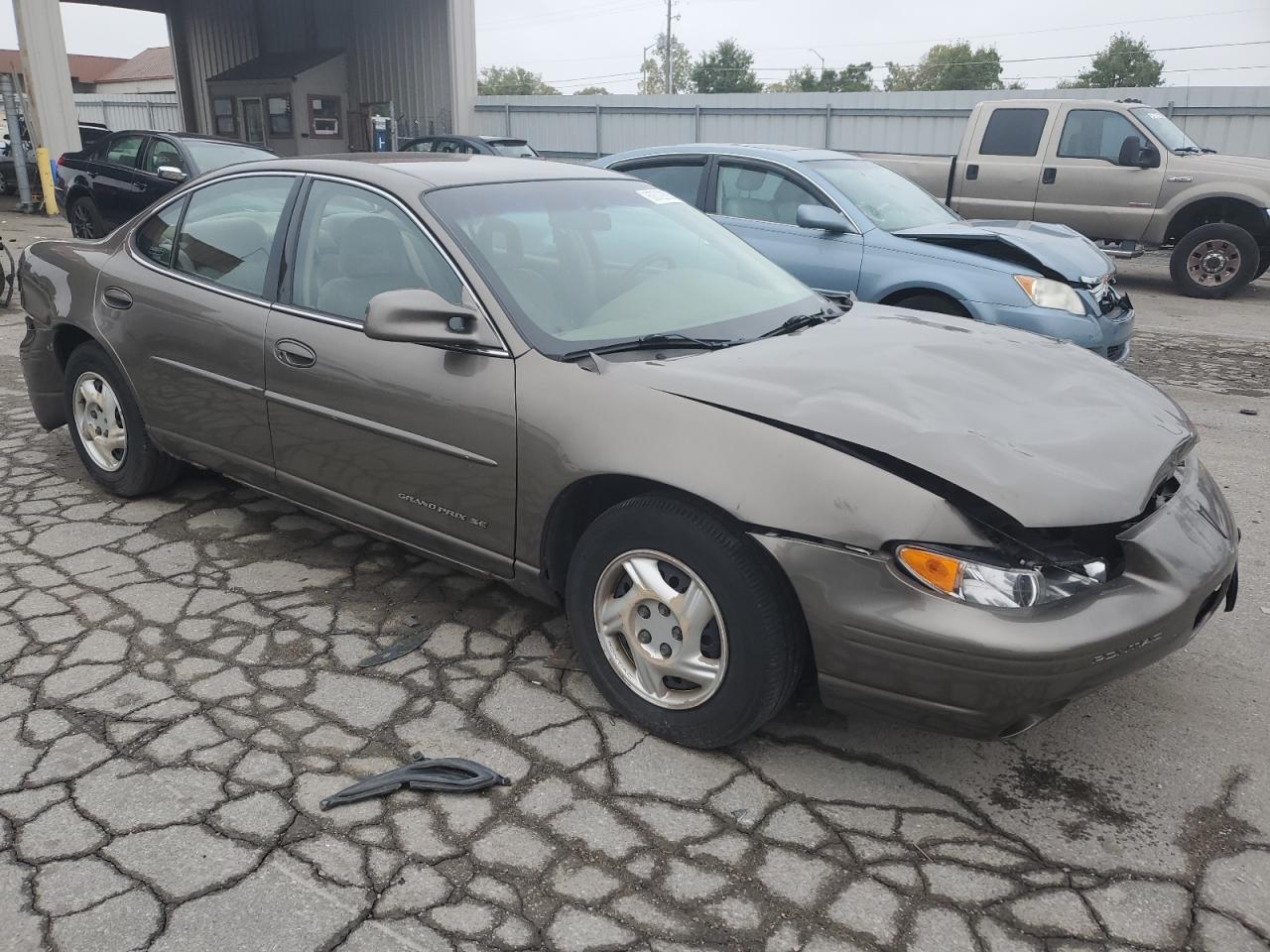 Photo 3 VIN: 1G2WJ52J8YF241778 - PONTIAC GRAND PRIX 