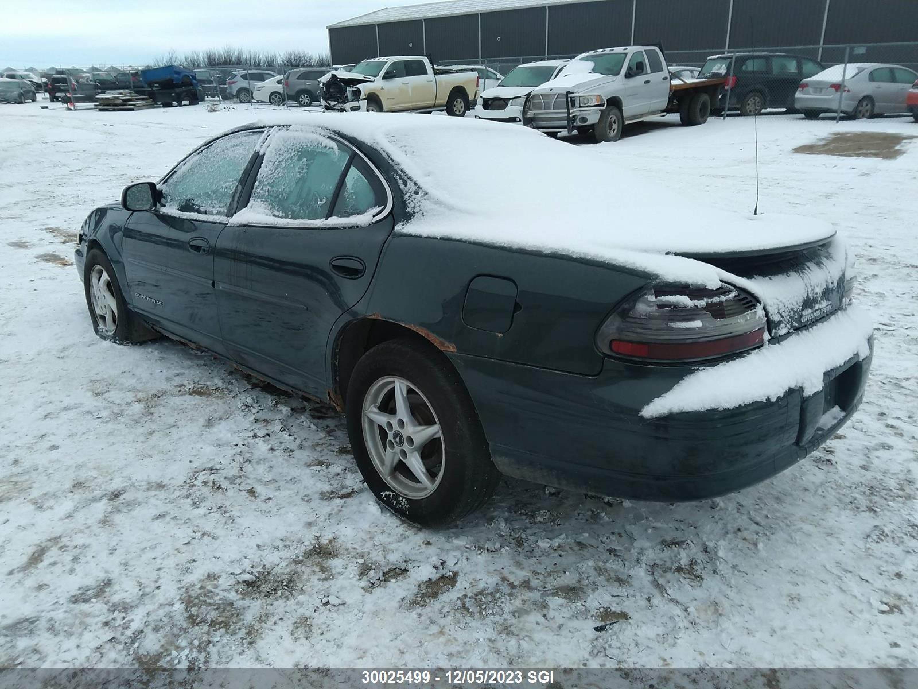 Photo 2 VIN: 1G2WJ52K8XF214703 - PONTIAC GRAND PRIX 