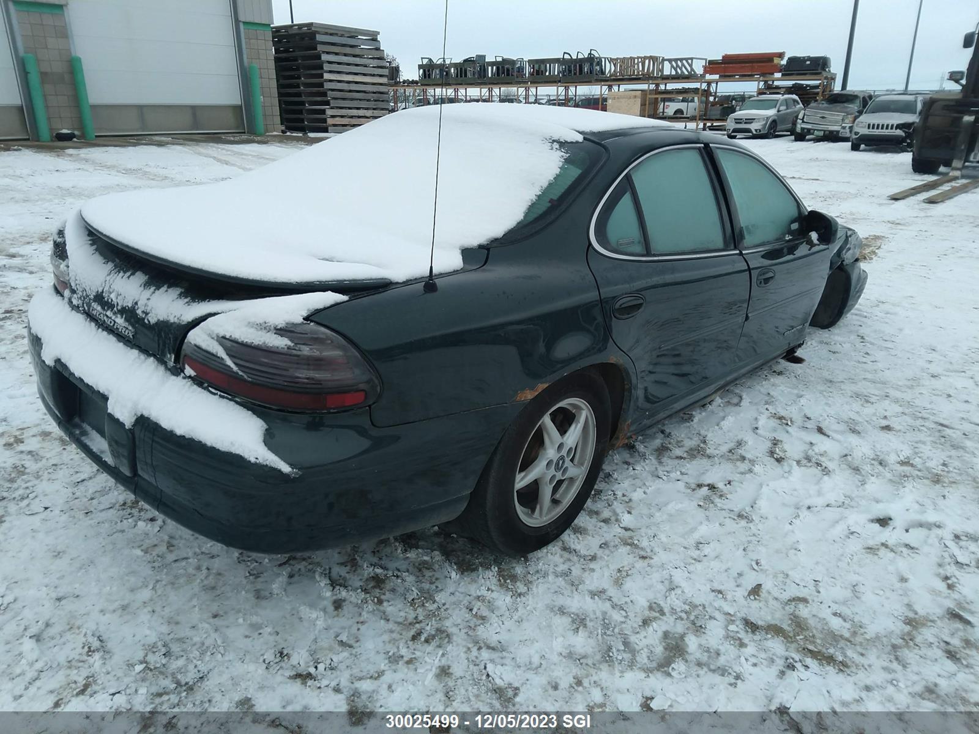 Photo 3 VIN: 1G2WJ52K8XF214703 - PONTIAC GRAND PRIX 