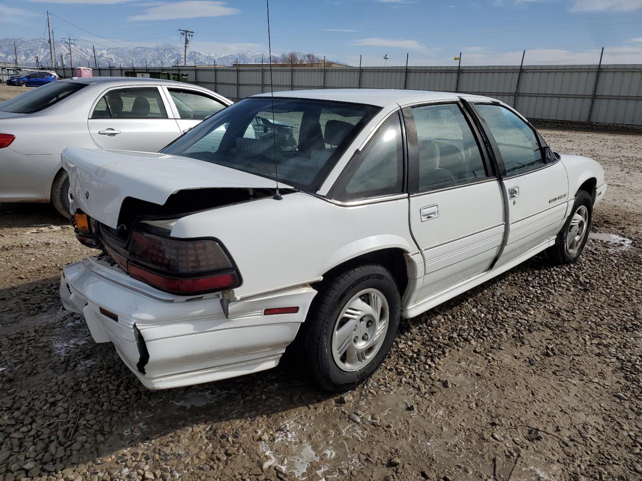 Photo 2 VIN: 1G2WJ52M2SF308585 - PONTIAC GRAND PRIX 