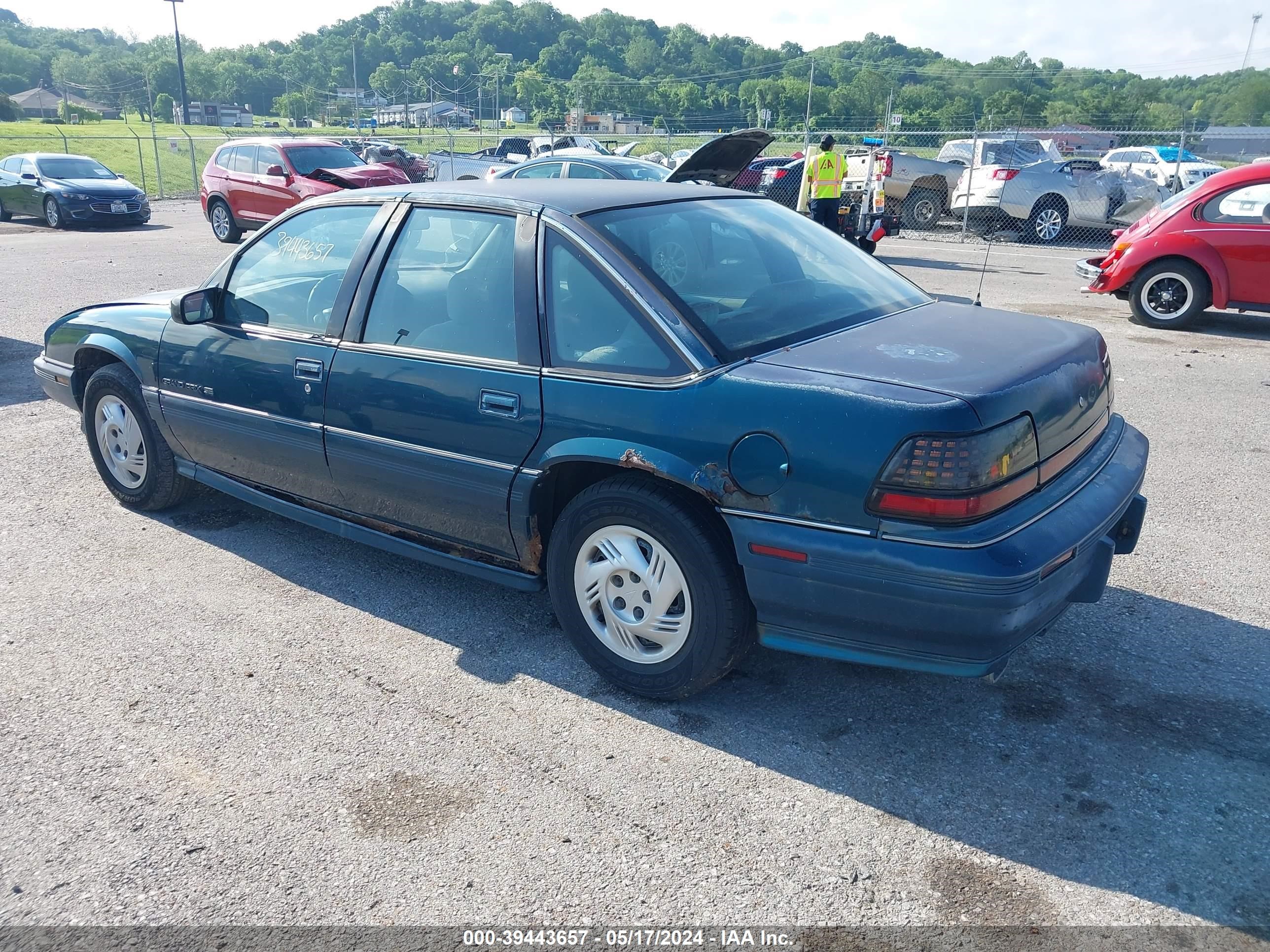 Photo 2 VIN: 1G2WJ52M6RF240964 - PONTIAC GRAND PRIX 