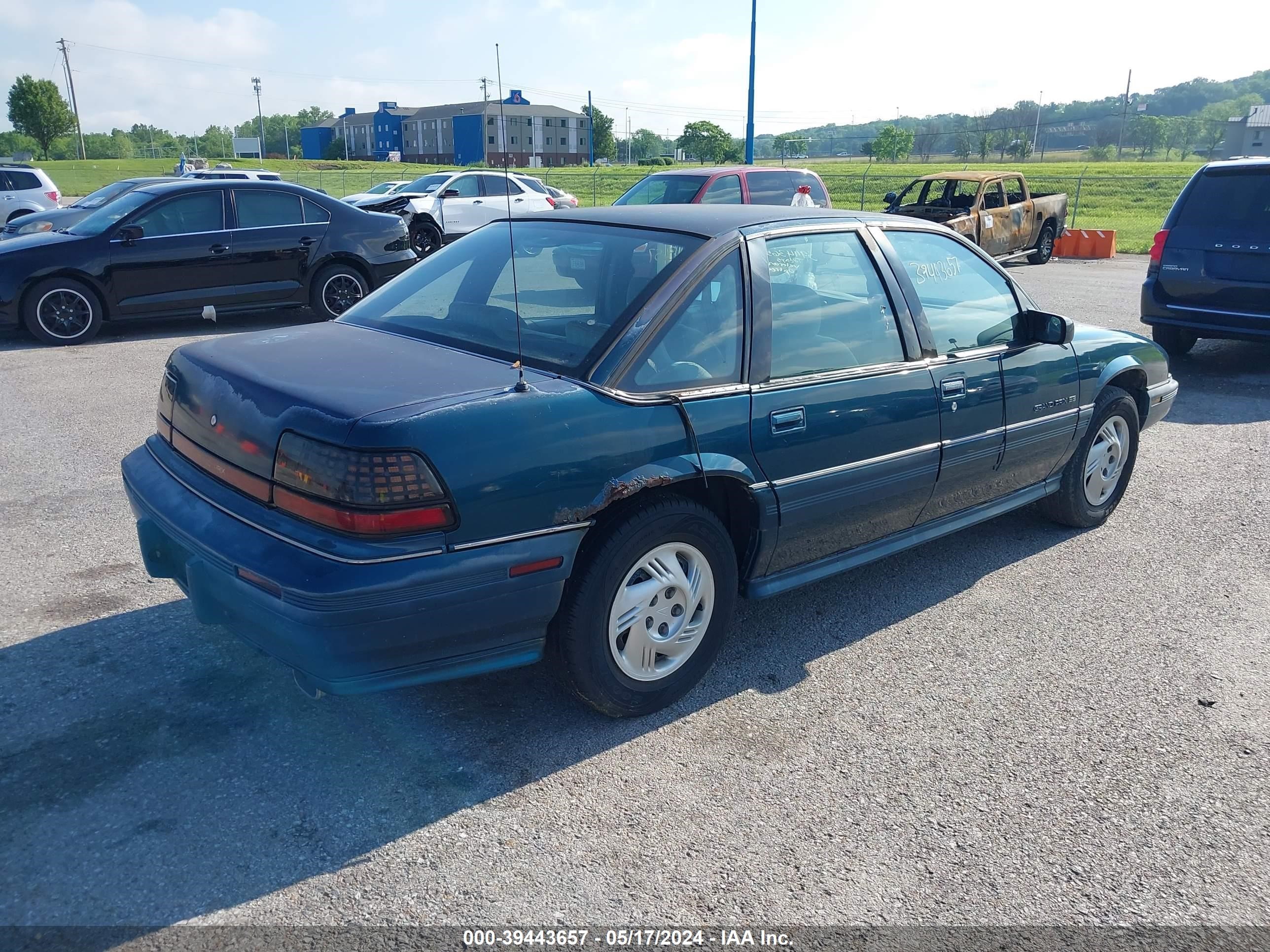 Photo 3 VIN: 1G2WJ52M6RF240964 - PONTIAC GRAND PRIX 