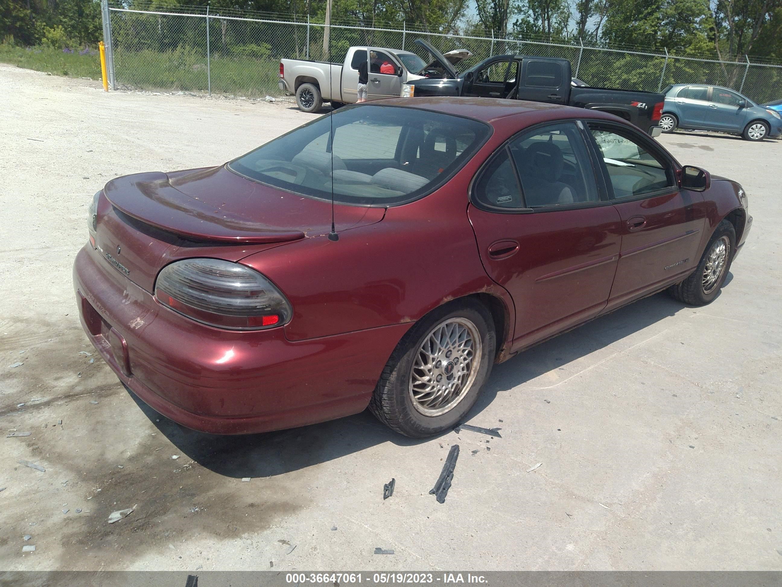 Photo 3 VIN: 1G2WK52J0YF346618 - PONTIAC GRAND PRIX 