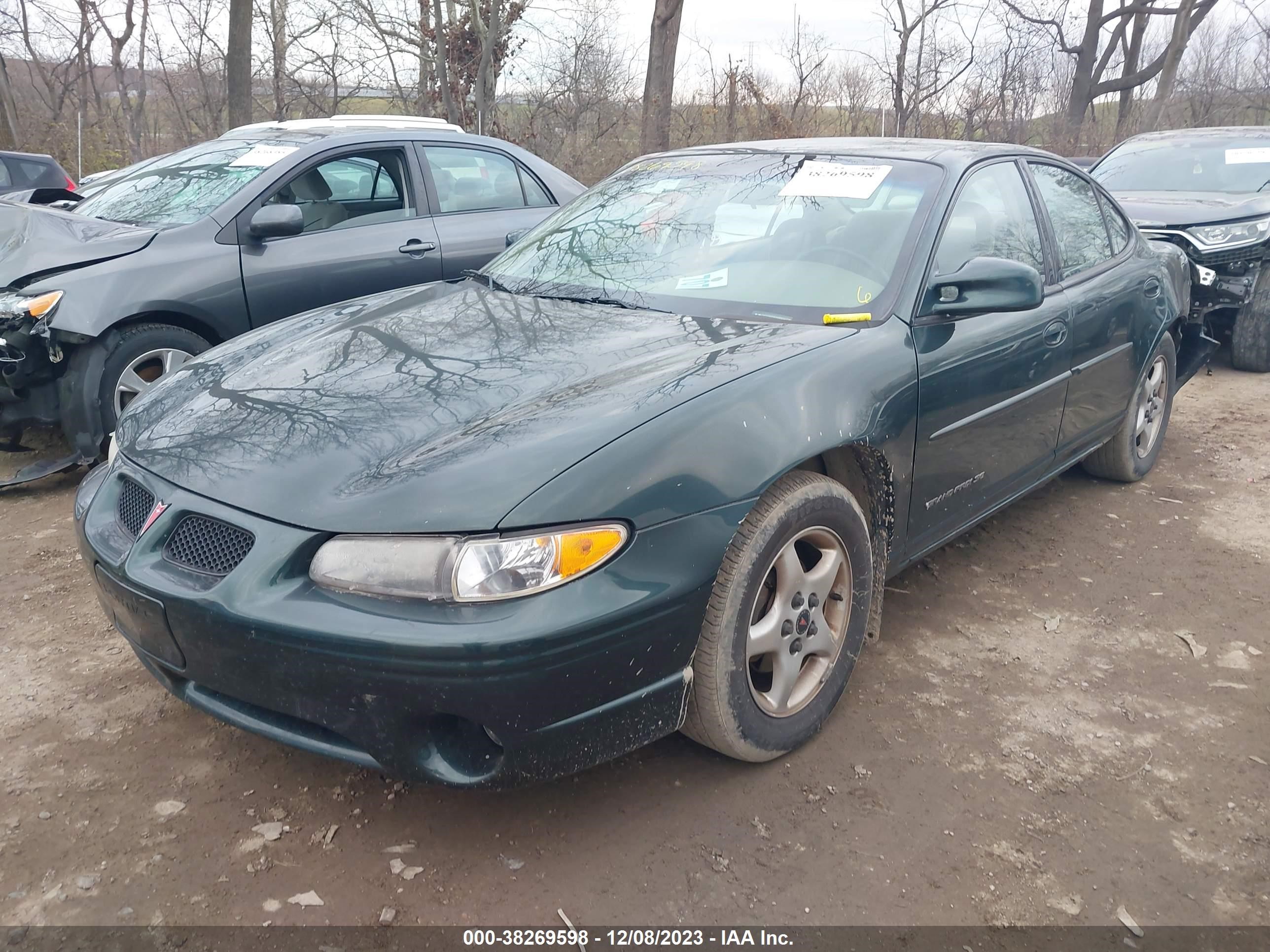 Photo 1 VIN: 1G2WK52J4YF307689 - PONTIAC GRAND PRIX 