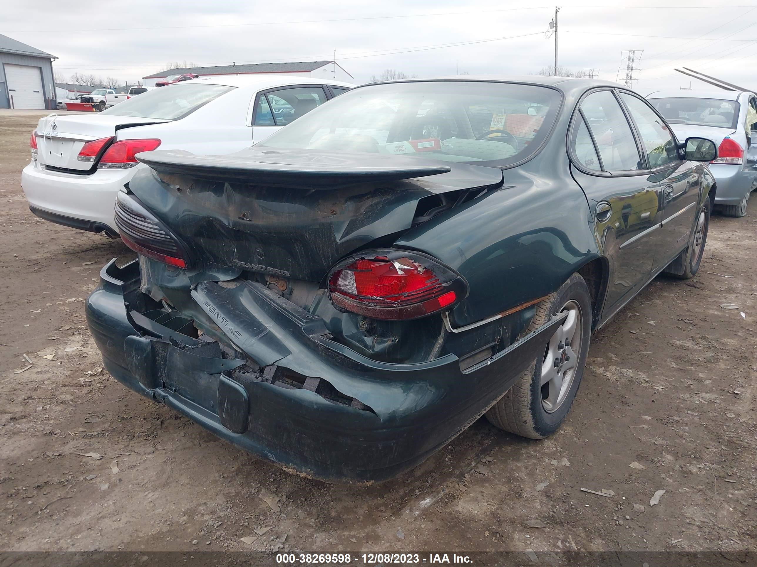 Photo 11 VIN: 1G2WK52J4YF307689 - PONTIAC GRAND PRIX 