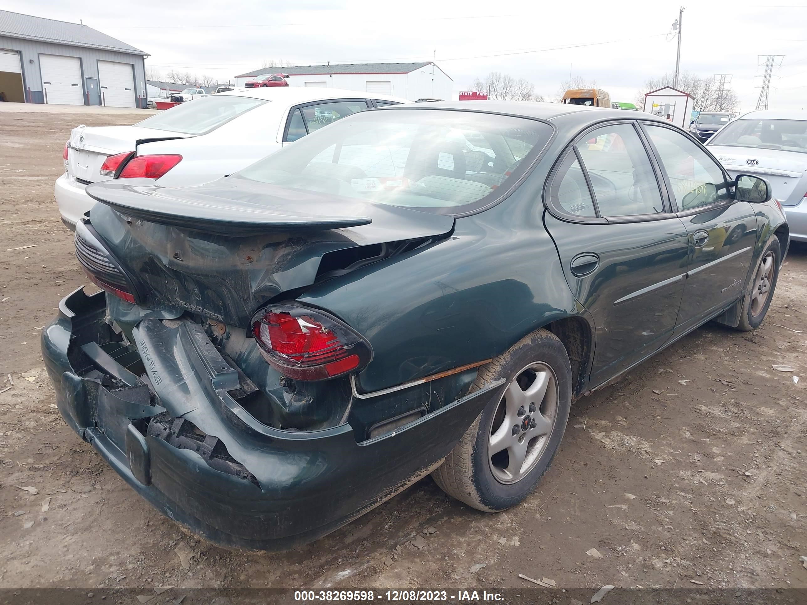 Photo 5 VIN: 1G2WK52J4YF307689 - PONTIAC GRAND PRIX 