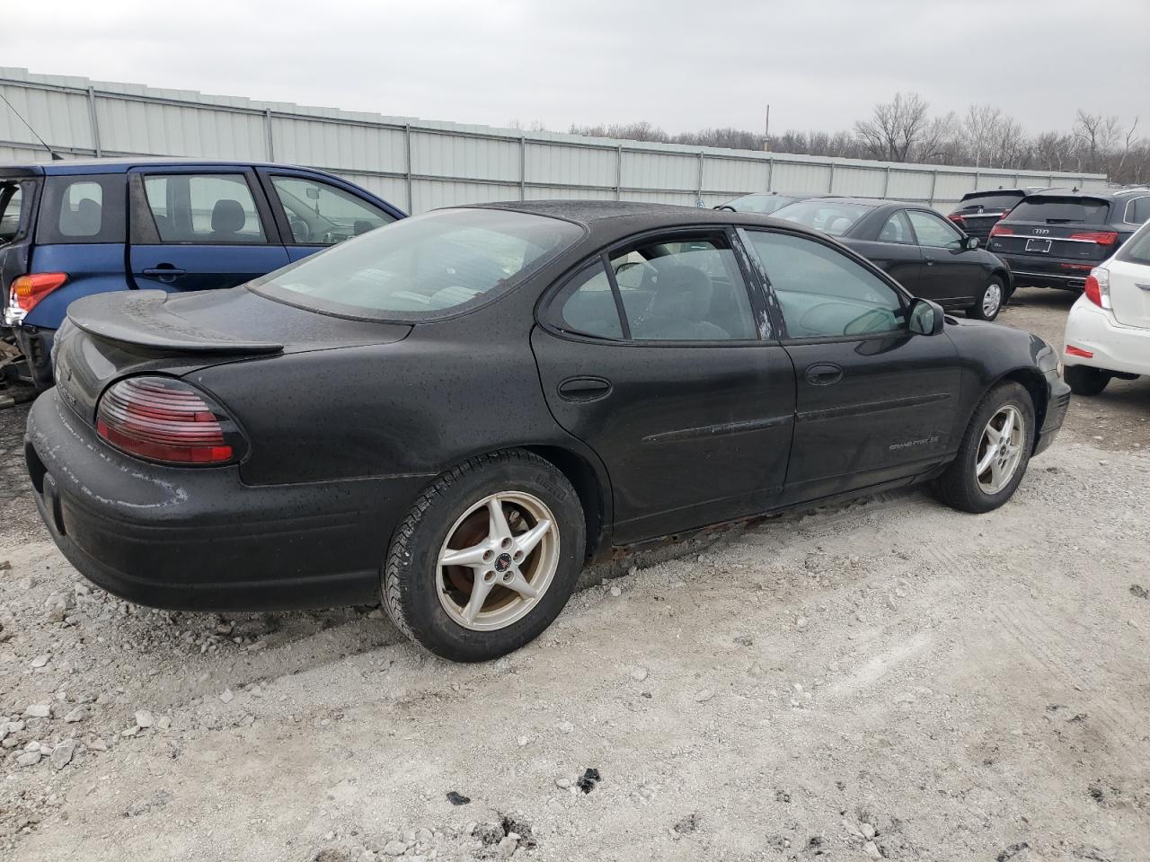 Photo 2 VIN: 1G2WK52J52F125944 - PONTIAC GRAND PRIX 