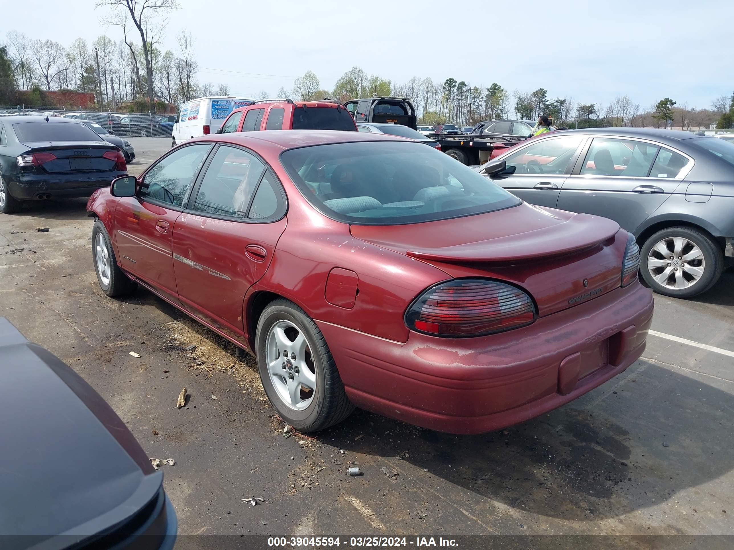 Photo 2 VIN: 1G2WK52J71F151332 - PONTIAC GRAND PRIX 