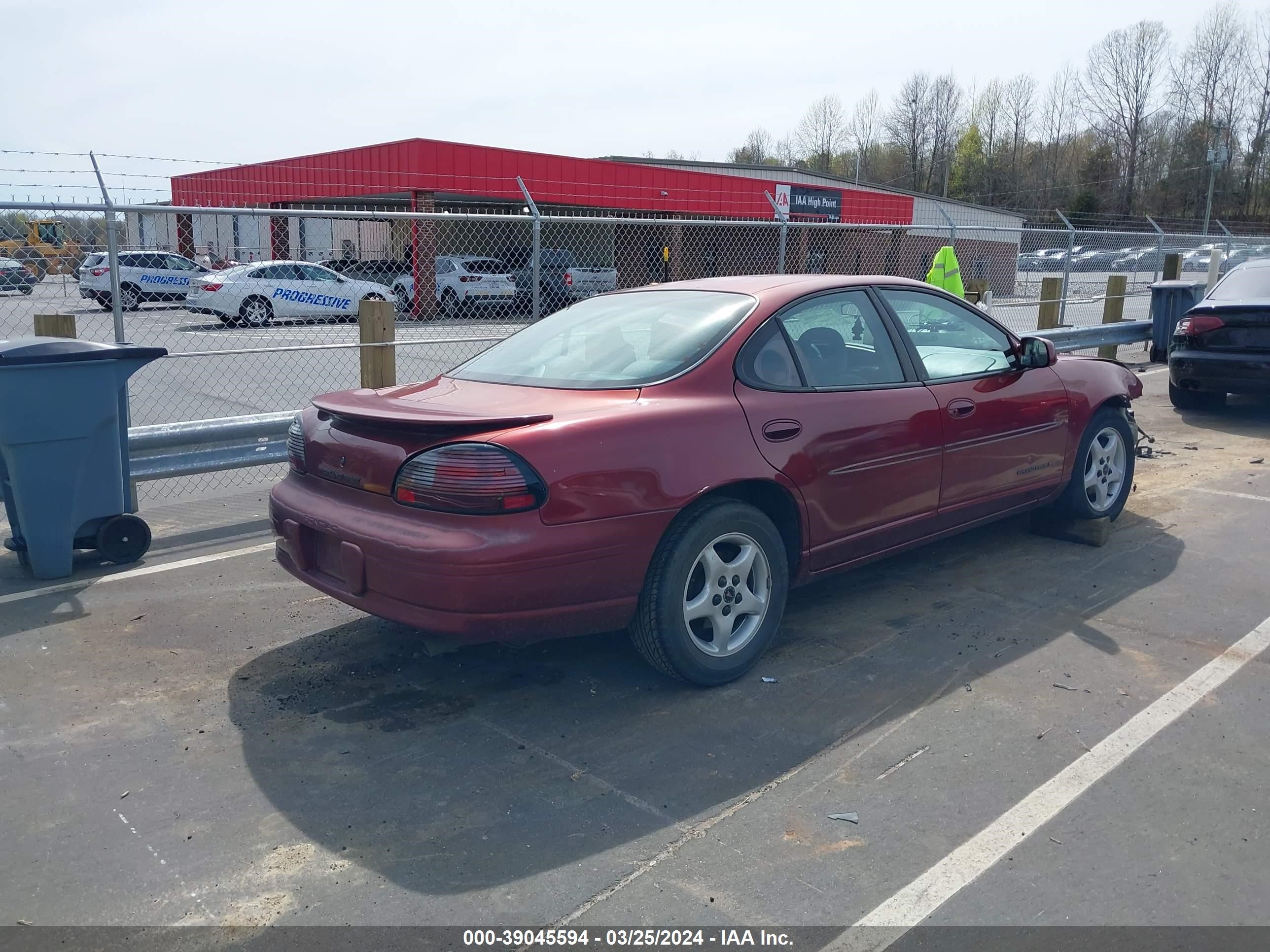 Photo 3 VIN: 1G2WK52J71F151332 - PONTIAC GRAND PRIX 