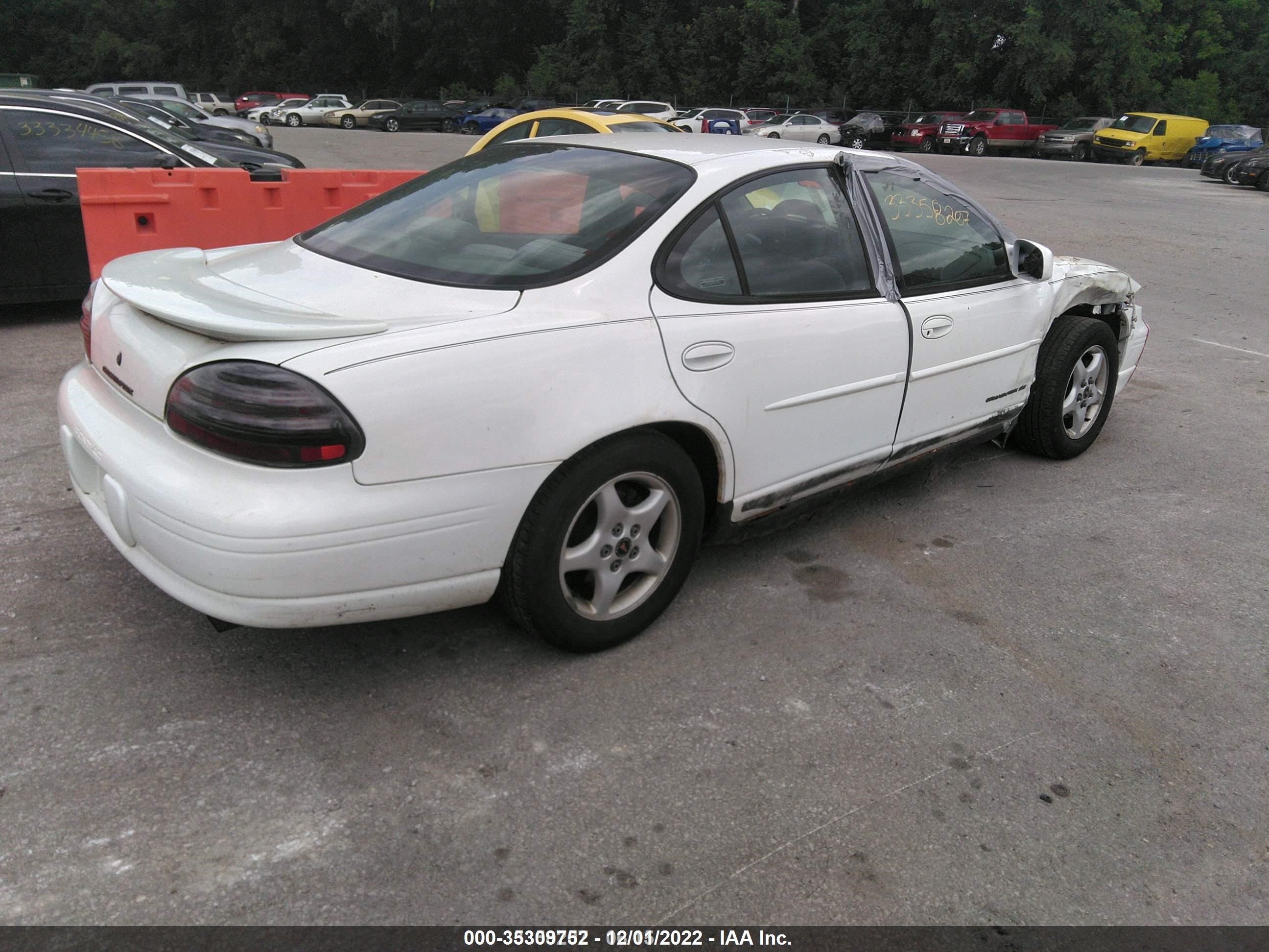 Photo 3 VIN: 1G2WK52J7YF302549 - PONTIAC GRAND PRIX 