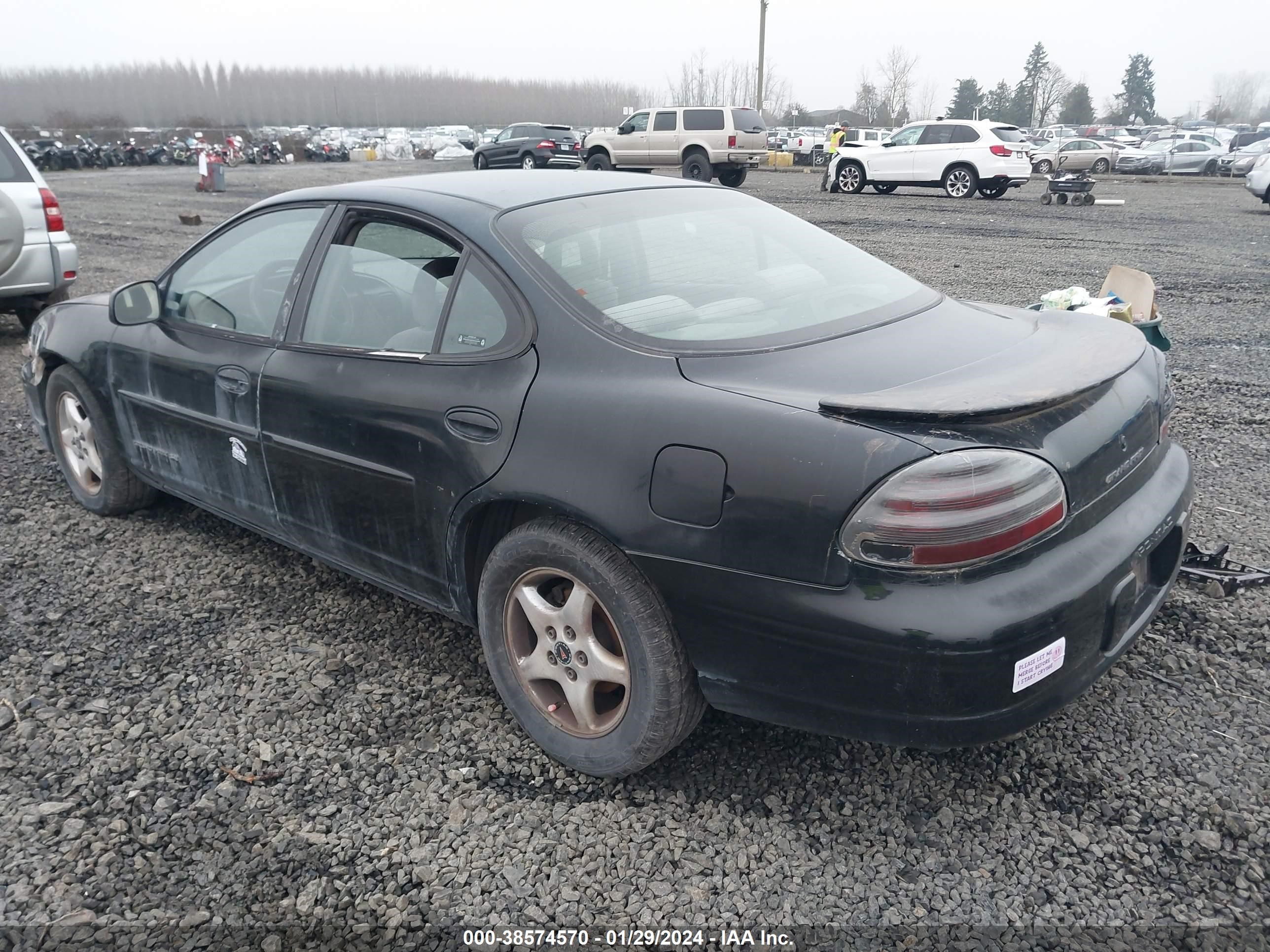 Photo 3 VIN: 1G2WK52J82F201642 - PONTIAC GRAND PRIX 