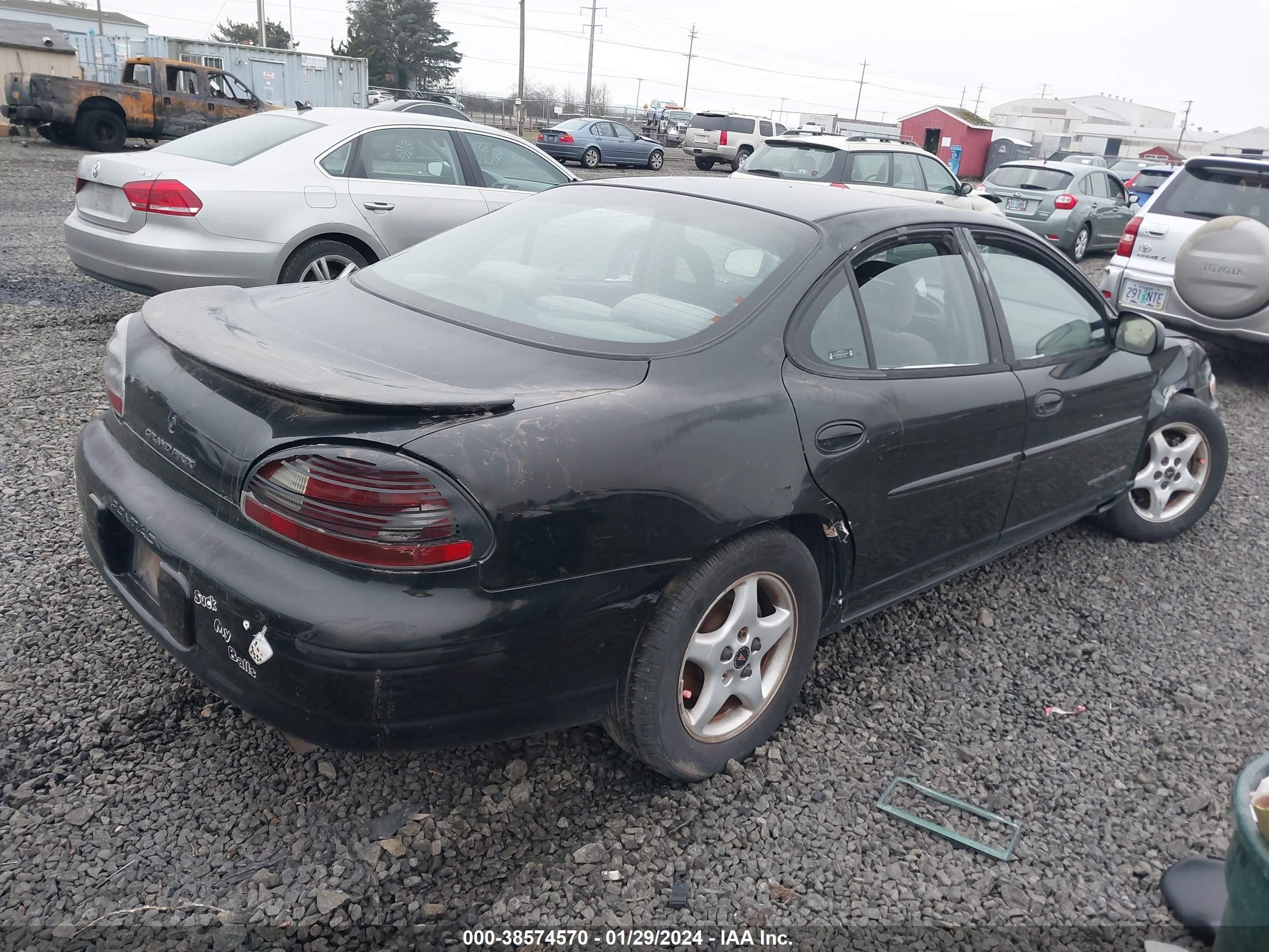 Photo 4 VIN: 1G2WK52J82F201642 - PONTIAC GRAND PRIX 