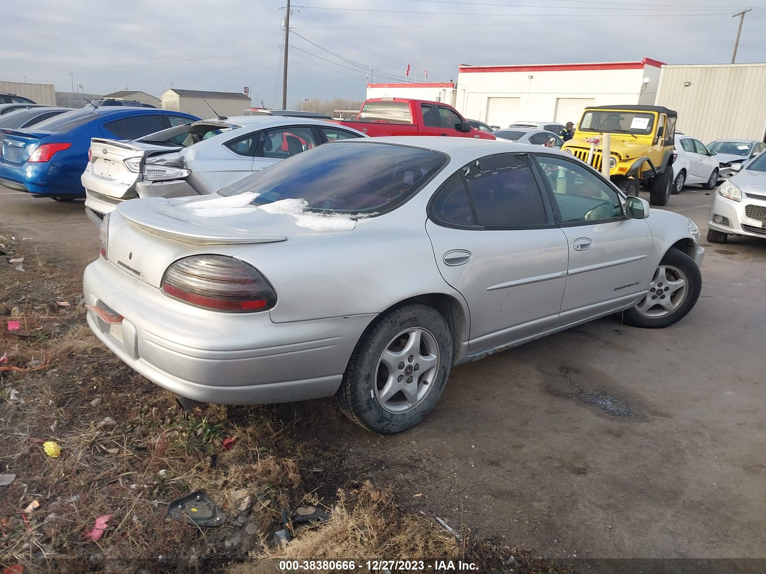 Photo 3 VIN: 1G2WK52J92F102005 - PONTIAC GRAND PRIX 