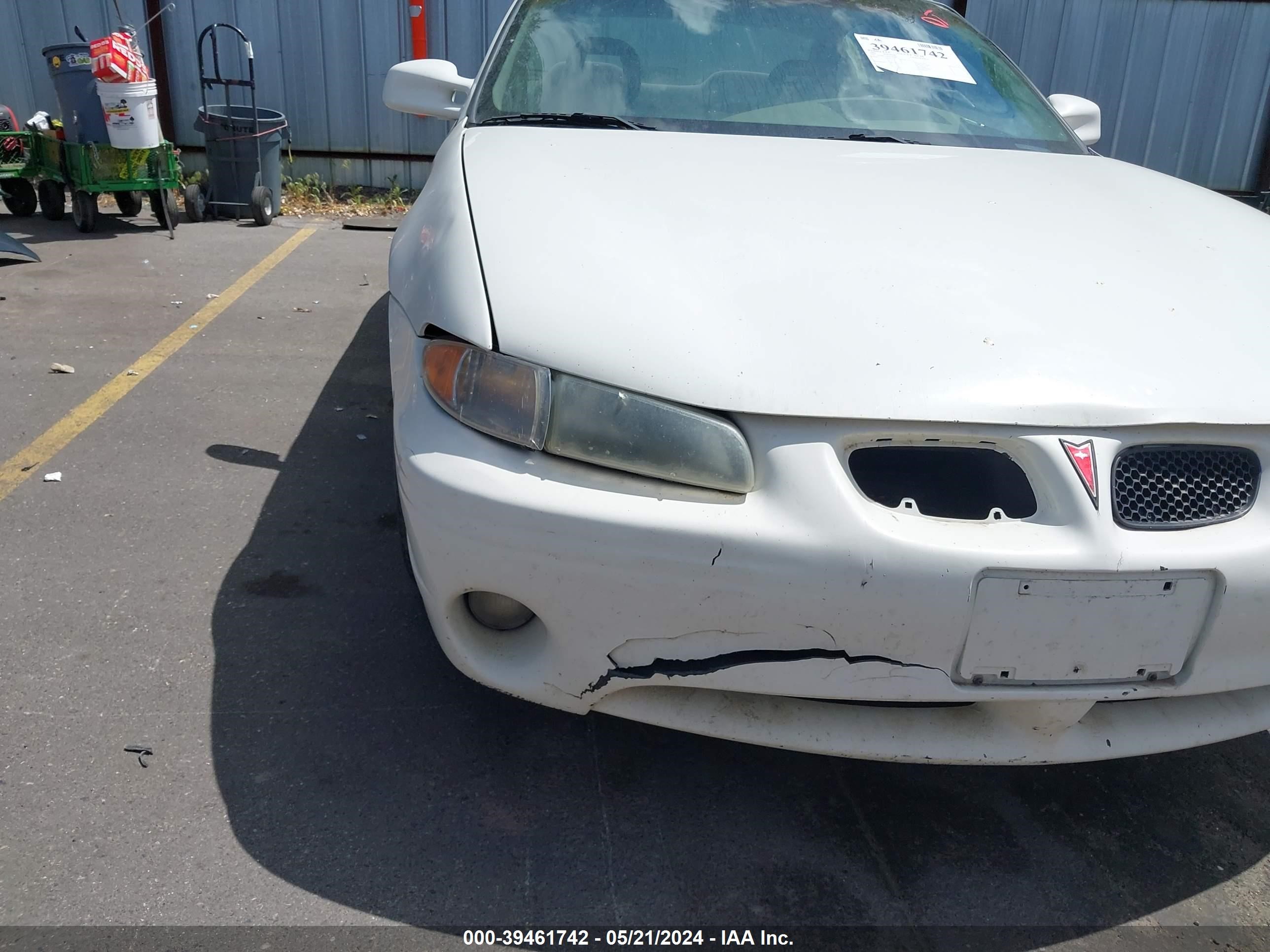 Photo 5 VIN: 1G2WK52J92F103946 - PONTIAC GRAND PRIX 