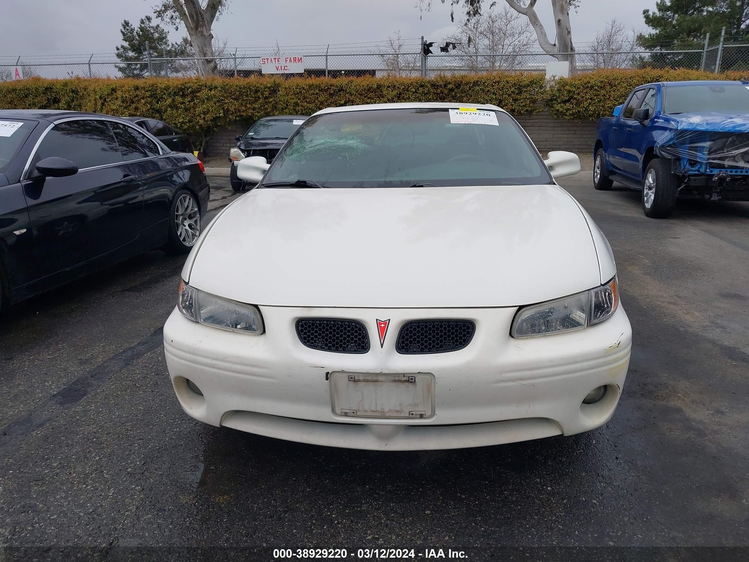 Photo 11 VIN: 1G2WK52JX2F249837 - PONTIAC GRAND PRIX 