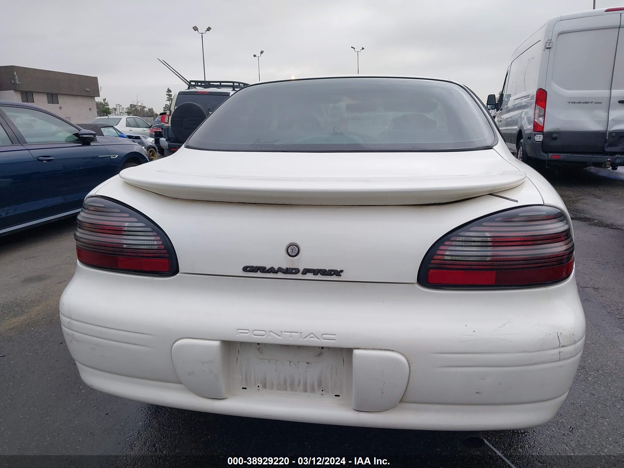 Photo 15 VIN: 1G2WK52JX2F249837 - PONTIAC GRAND PRIX 