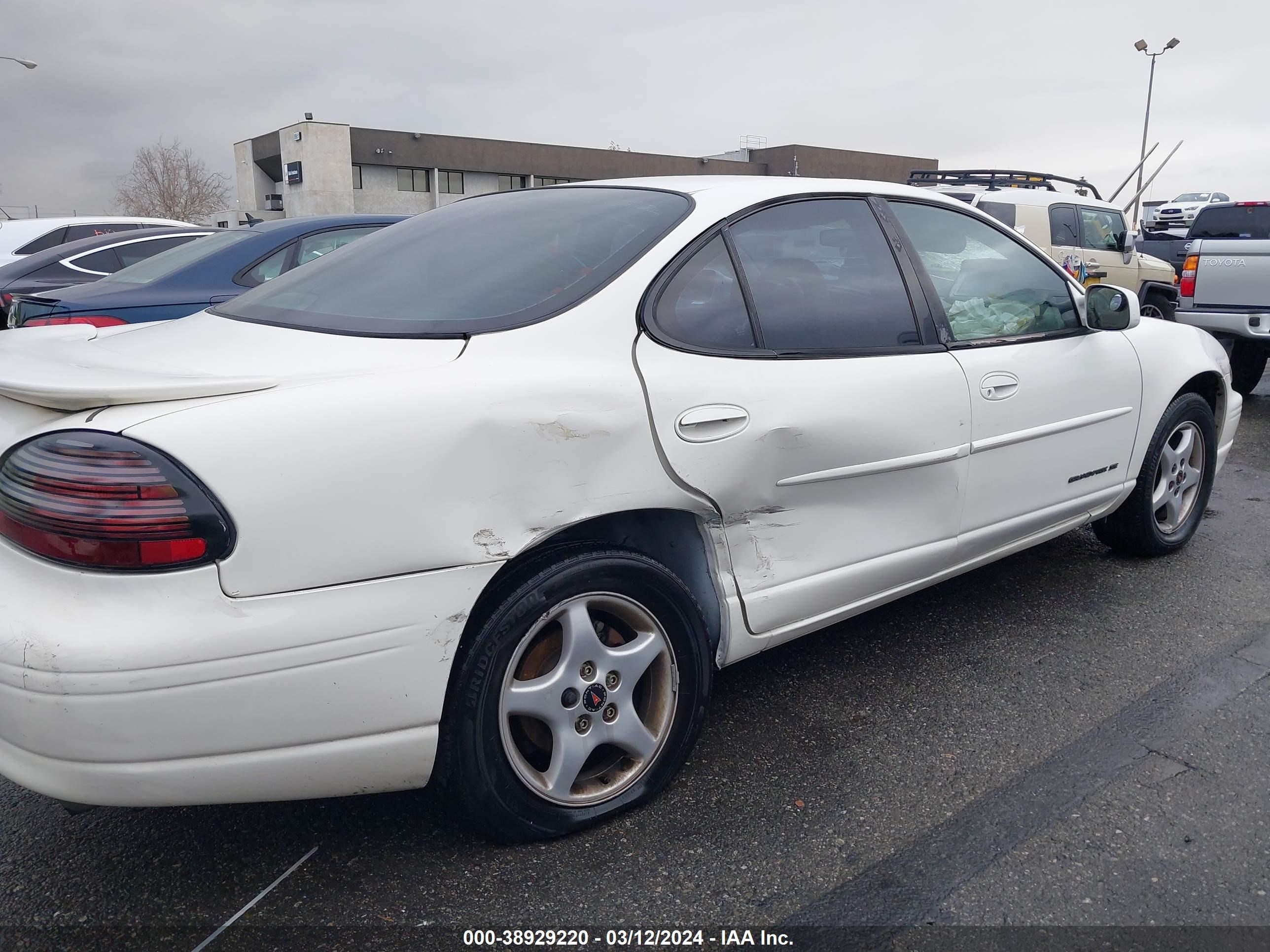 Photo 16 VIN: 1G2WK52JX2F249837 - PONTIAC GRAND PRIX 