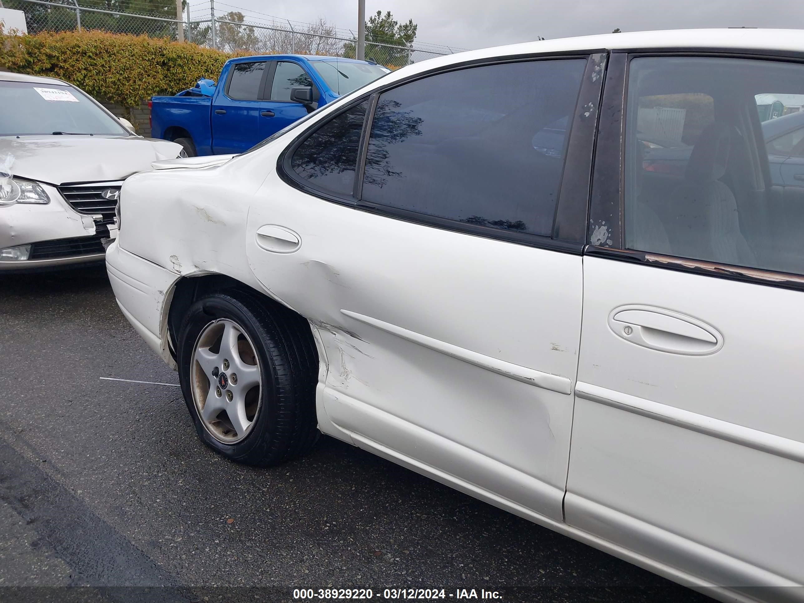 Photo 5 VIN: 1G2WK52JX2F249837 - PONTIAC GRAND PRIX 