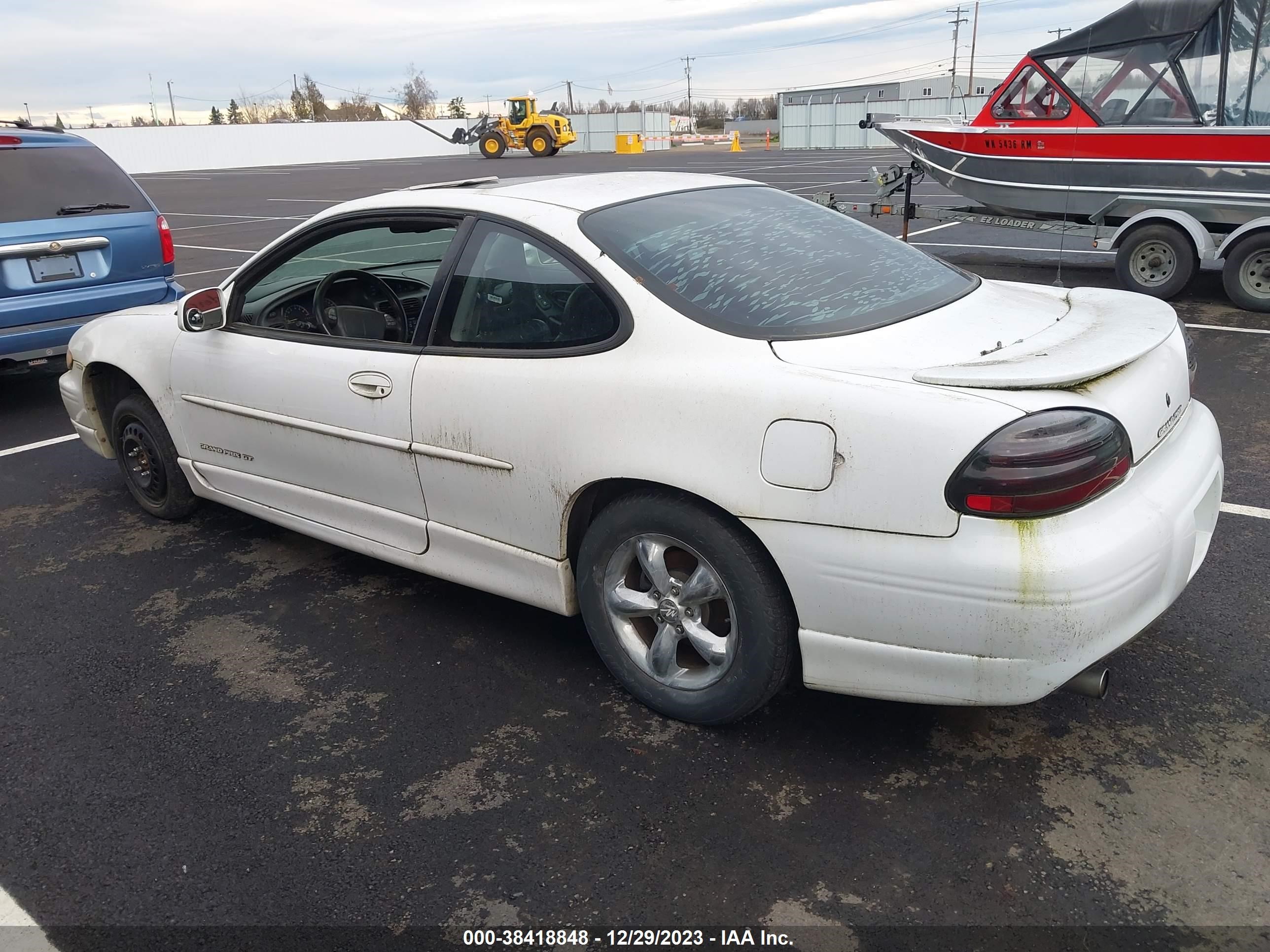 Photo 2 VIN: 1G2WP12K0VF231953 - PONTIAC GRAND PRIX 