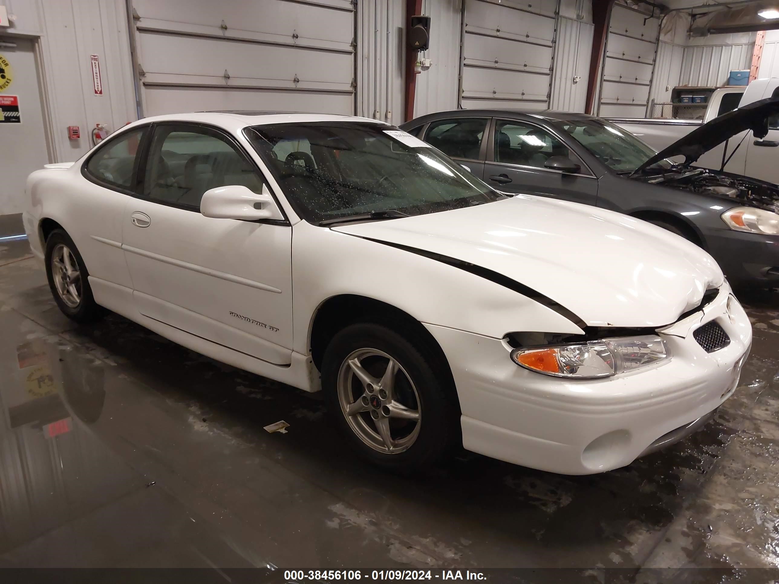 Photo 0 VIN: 1G2WP12K0YF351739 - PONTIAC GRAND PRIX 