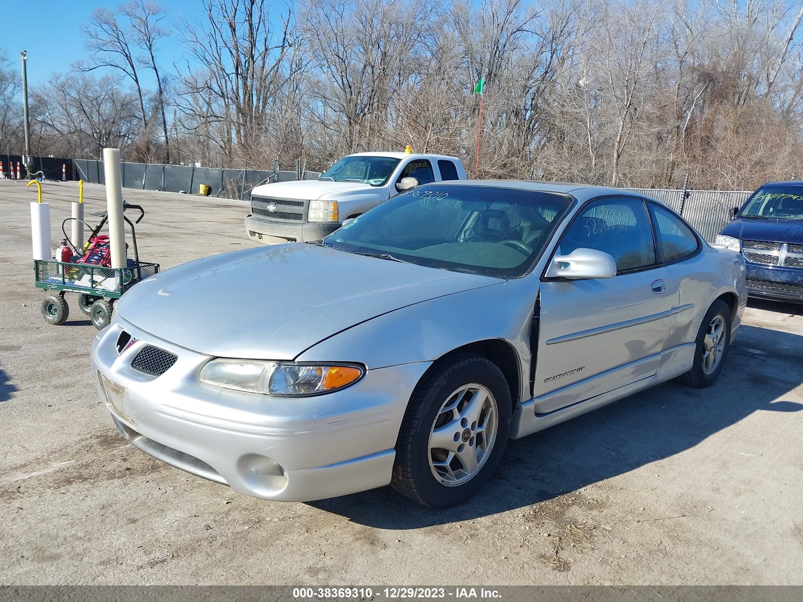 Photo 1 VIN: 1G2WP12K12F176229 - PONTIAC GRAND PRIX 