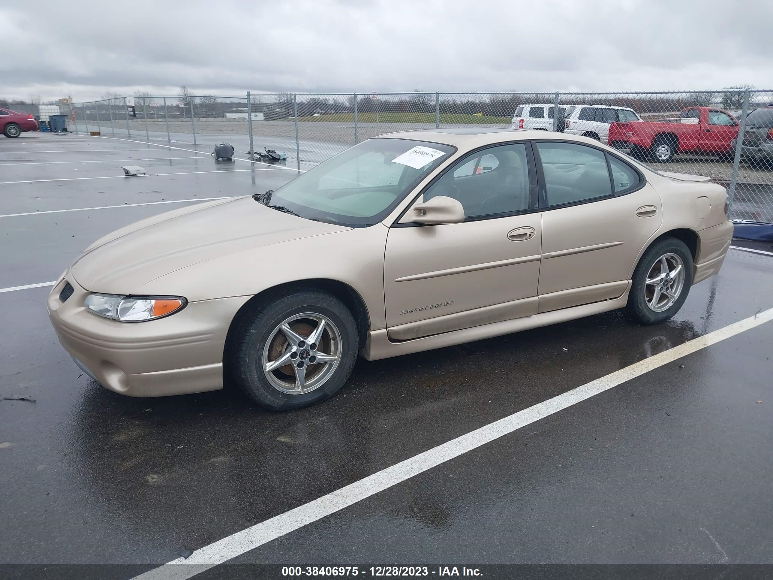 Photo 1 VIN: 1G2WP52K02F178299 - PONTIAC GRAND PRIX 