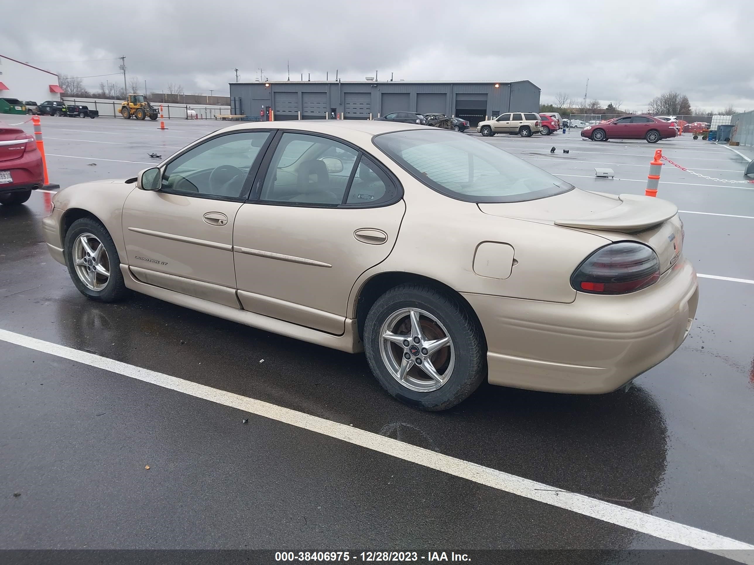 Photo 2 VIN: 1G2WP52K02F178299 - PONTIAC GRAND PRIX 