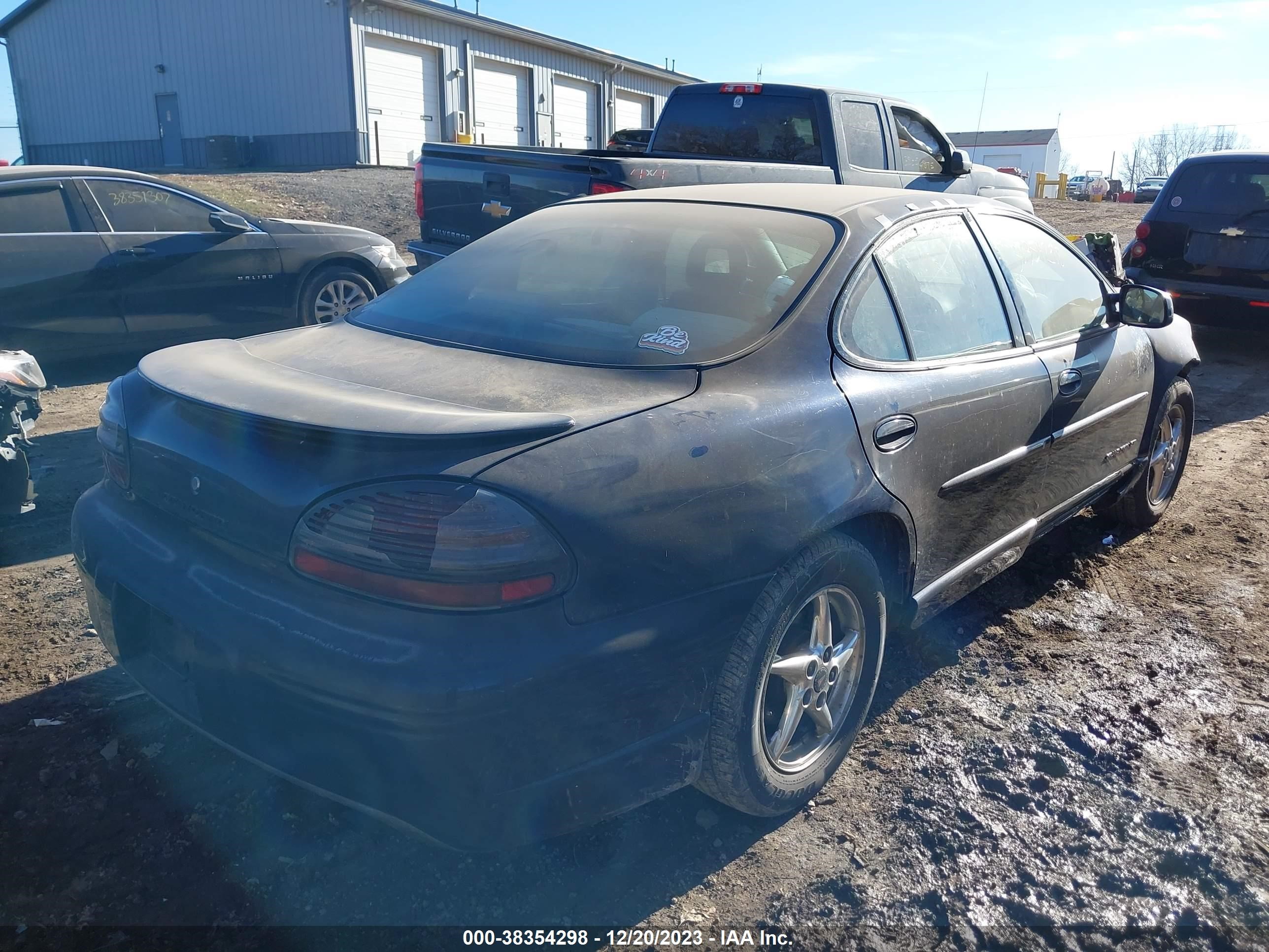 Photo 3 VIN: 1G2WP52K13F168155 - PONTIAC GRAND PRIX 