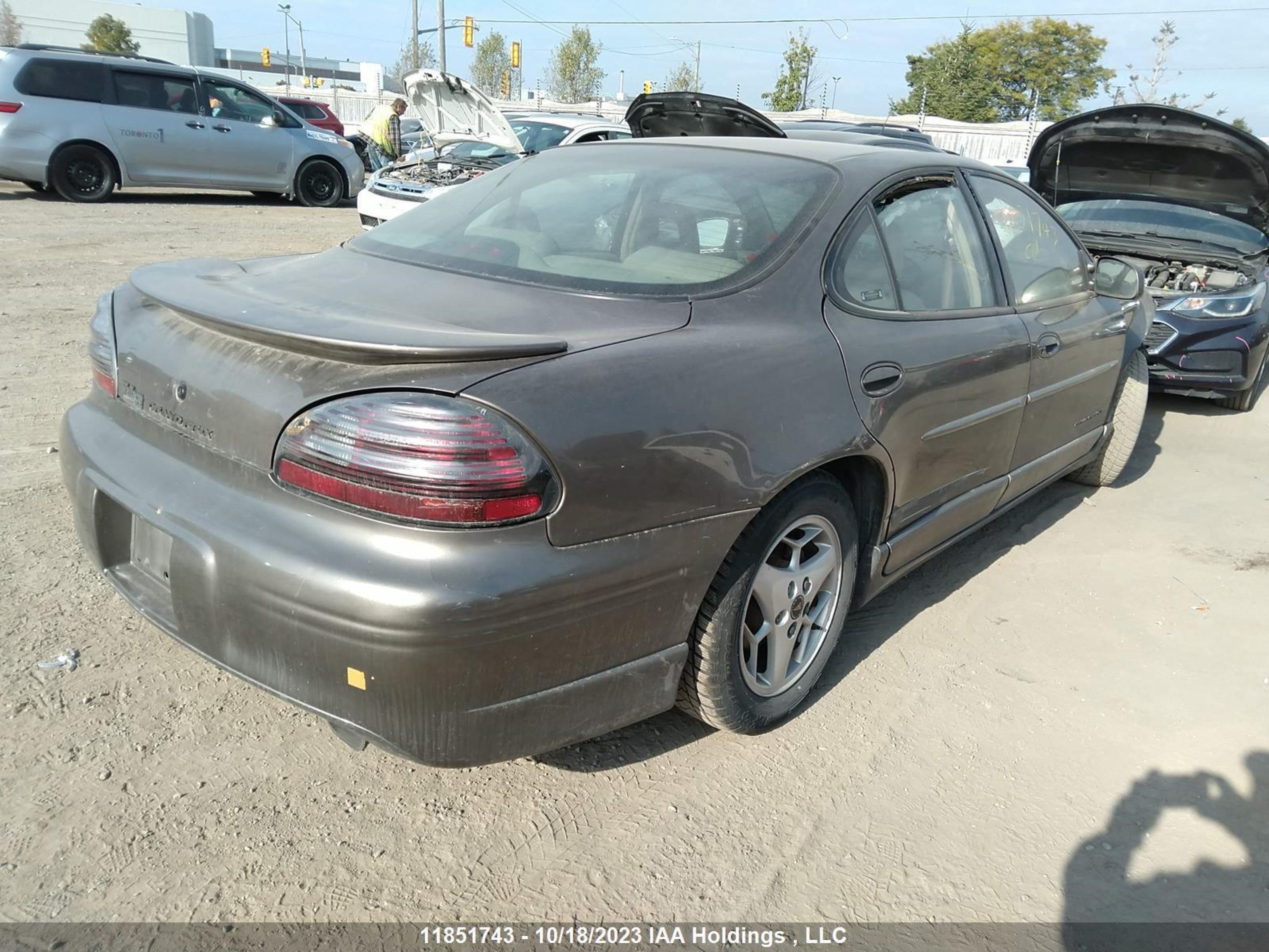 Photo 3 VIN: 1G2WP52K22F218818 - PONTIAC GRAND PRIX 