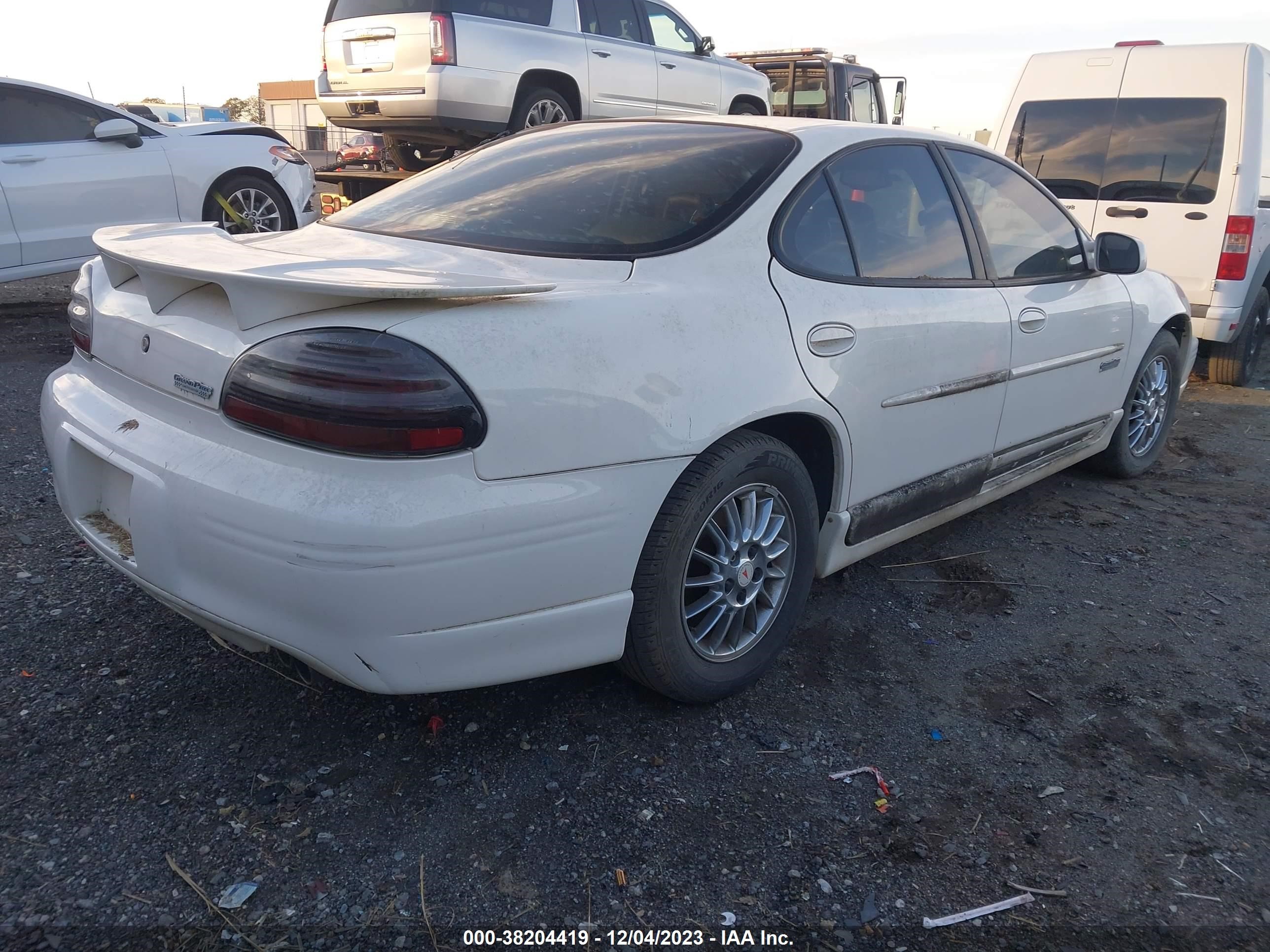 Photo 3 VIN: 1G2WP52K43F120262 - PONTIAC GRAND PRIX 