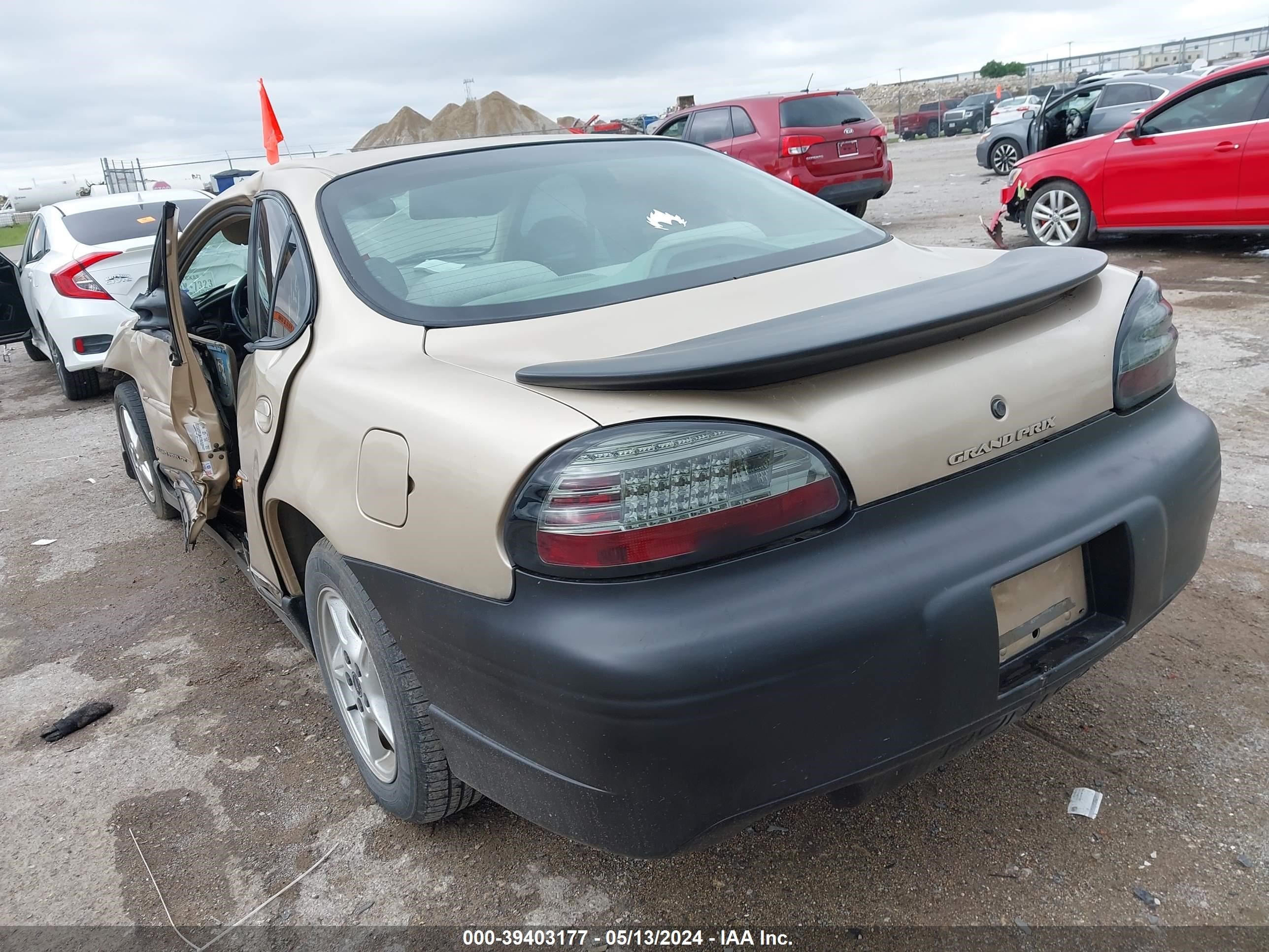 Photo 2 VIN: 1G2WP52K4YF214942 - PONTIAC GRAND PRIX 