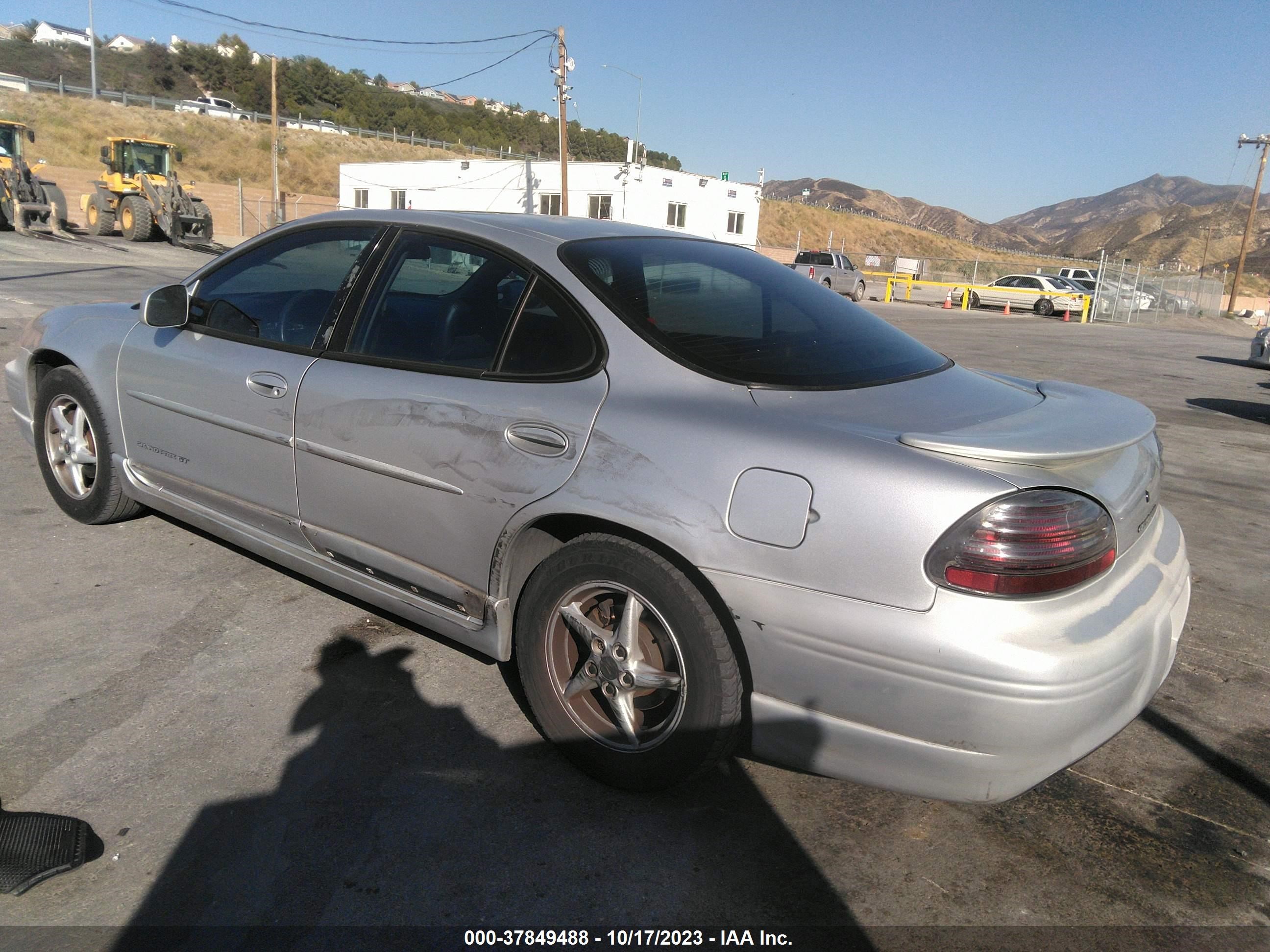 Photo 2 VIN: 1G2WP52K51F262651 - PONTIAC GRAND PRIX 