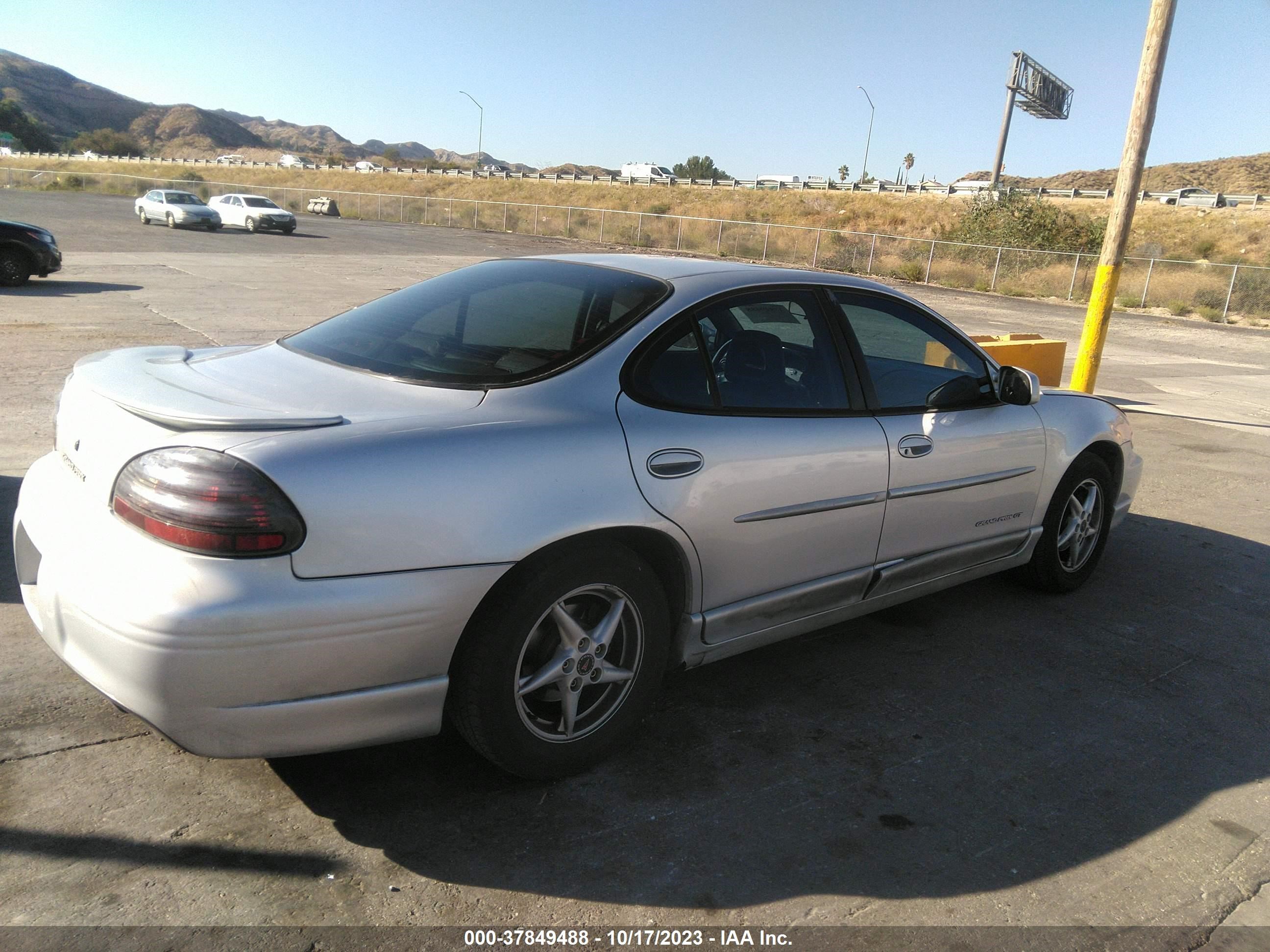 Photo 3 VIN: 1G2WP52K51F262651 - PONTIAC GRAND PRIX 