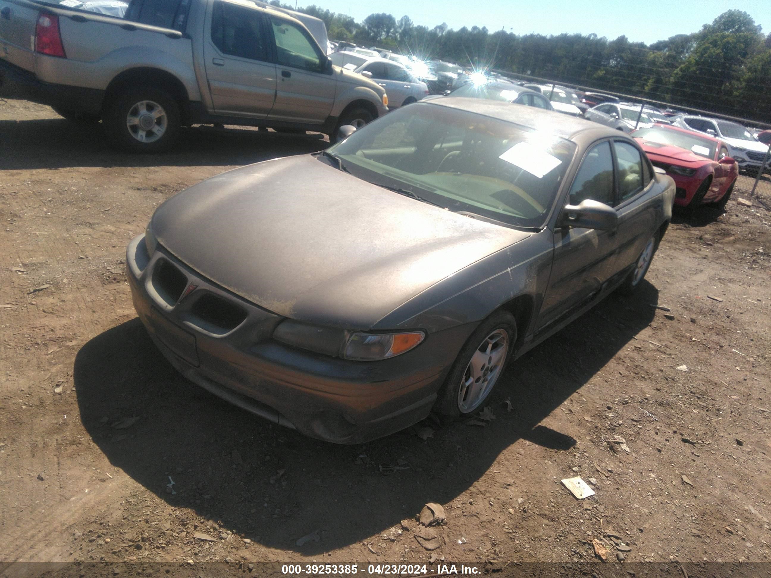 Photo 1 VIN: 1G2WP52K52F150742 - PONTIAC GRAND PRIX 