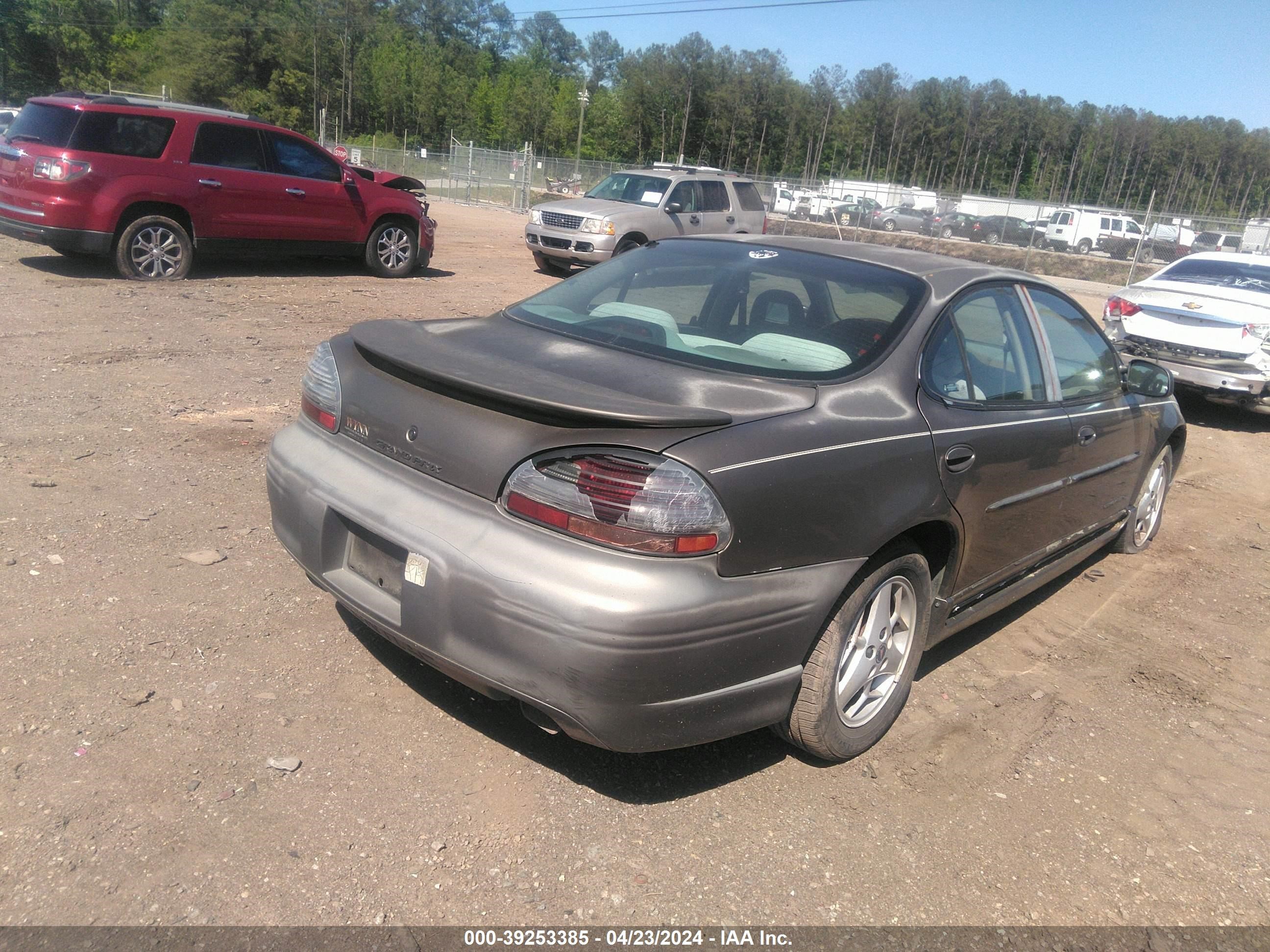 Photo 3 VIN: 1G2WP52K52F150742 - PONTIAC GRAND PRIX 