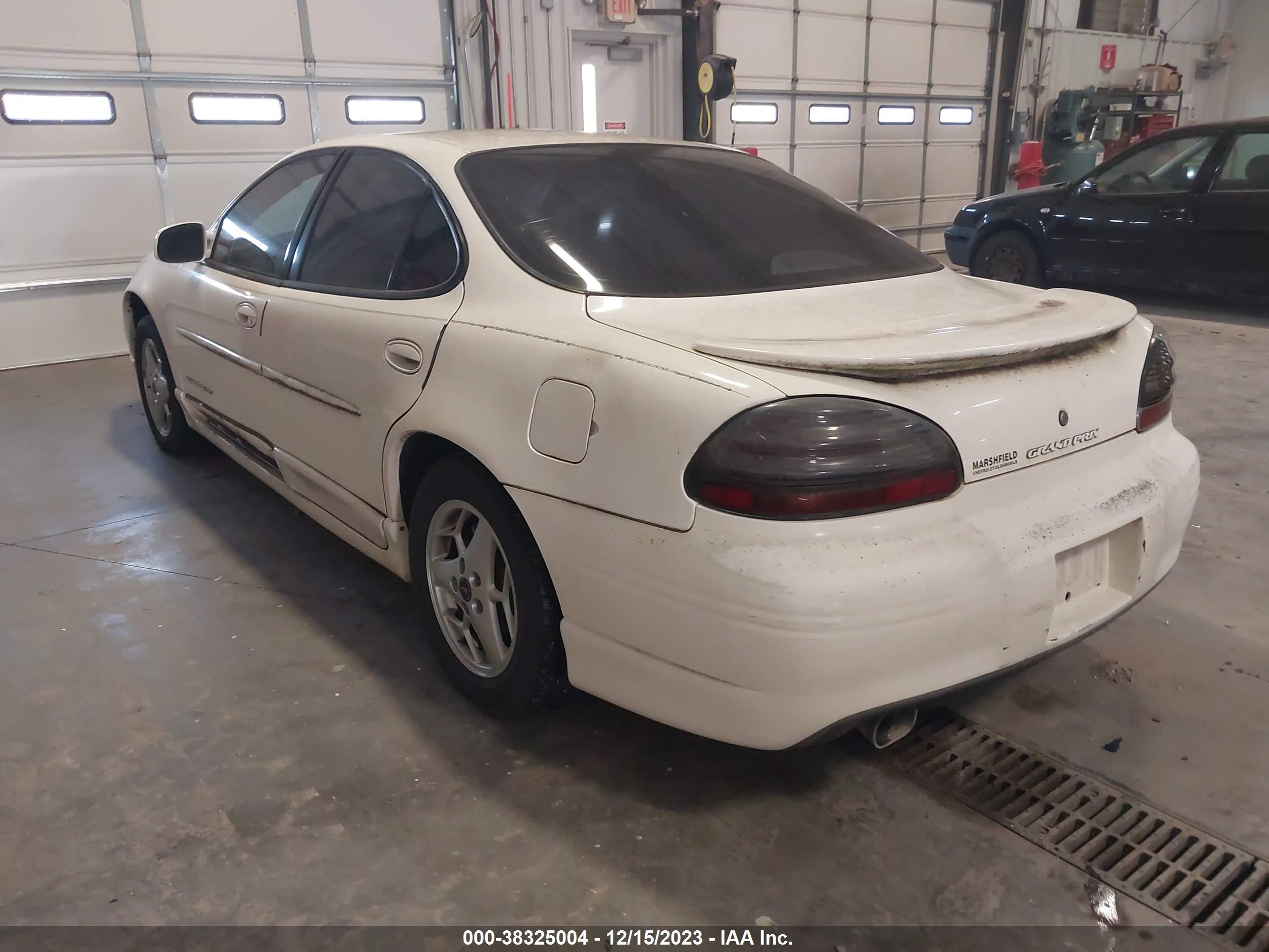 Photo 2 VIN: 1G2WP52K63F161041 - PONTIAC GRAND PRIX 