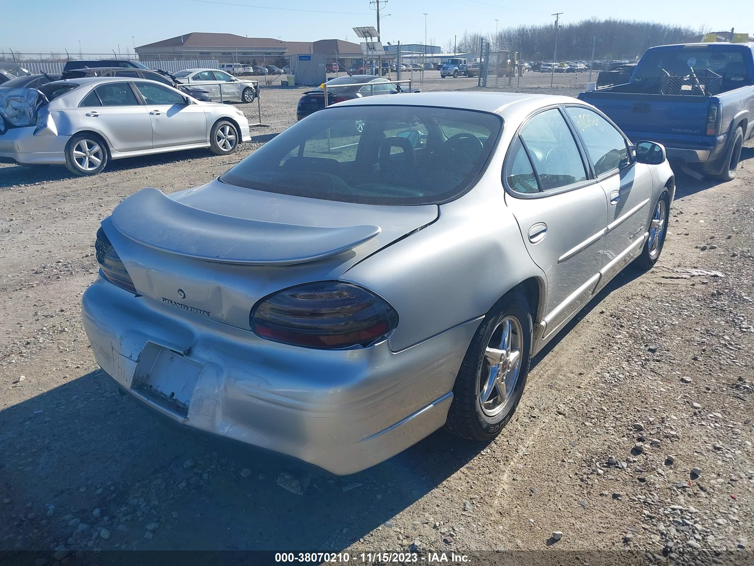 Photo 3 VIN: 1G2WP52K73F172842 - PONTIAC GRAND PRIX 