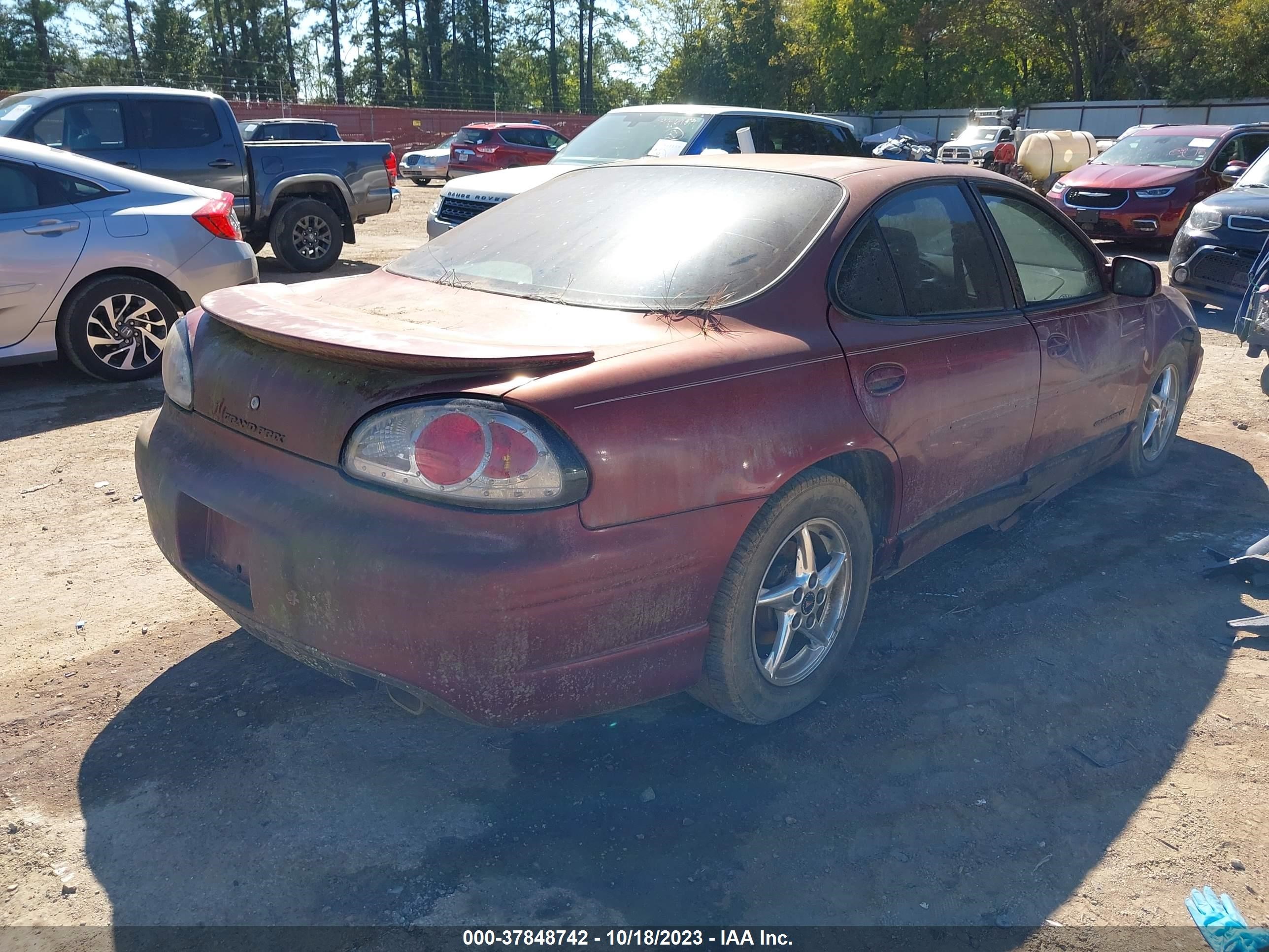 Photo 3 VIN: 1G2WP52K82F256229 - PONTIAC GRAND PRIX 