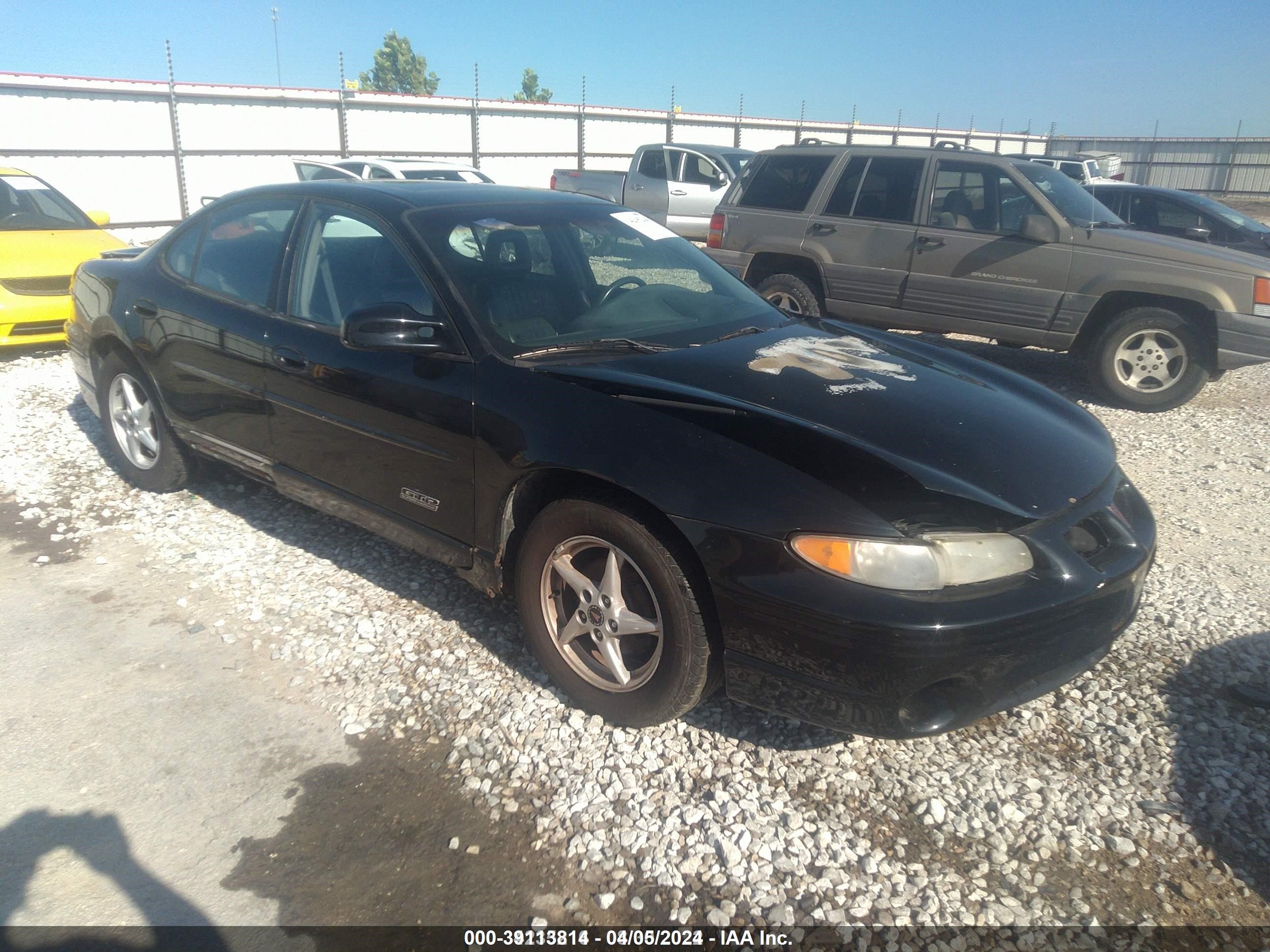 Photo 1 VIN: 1G2WR52182F285120 - PONTIAC GRAND PRIX 