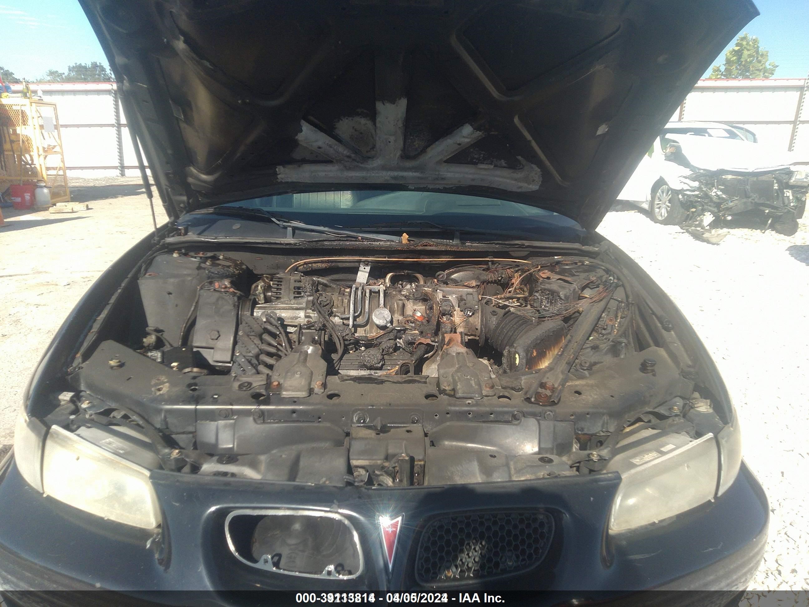 Photo 10 VIN: 1G2WR52182F285120 - PONTIAC GRAND PRIX 