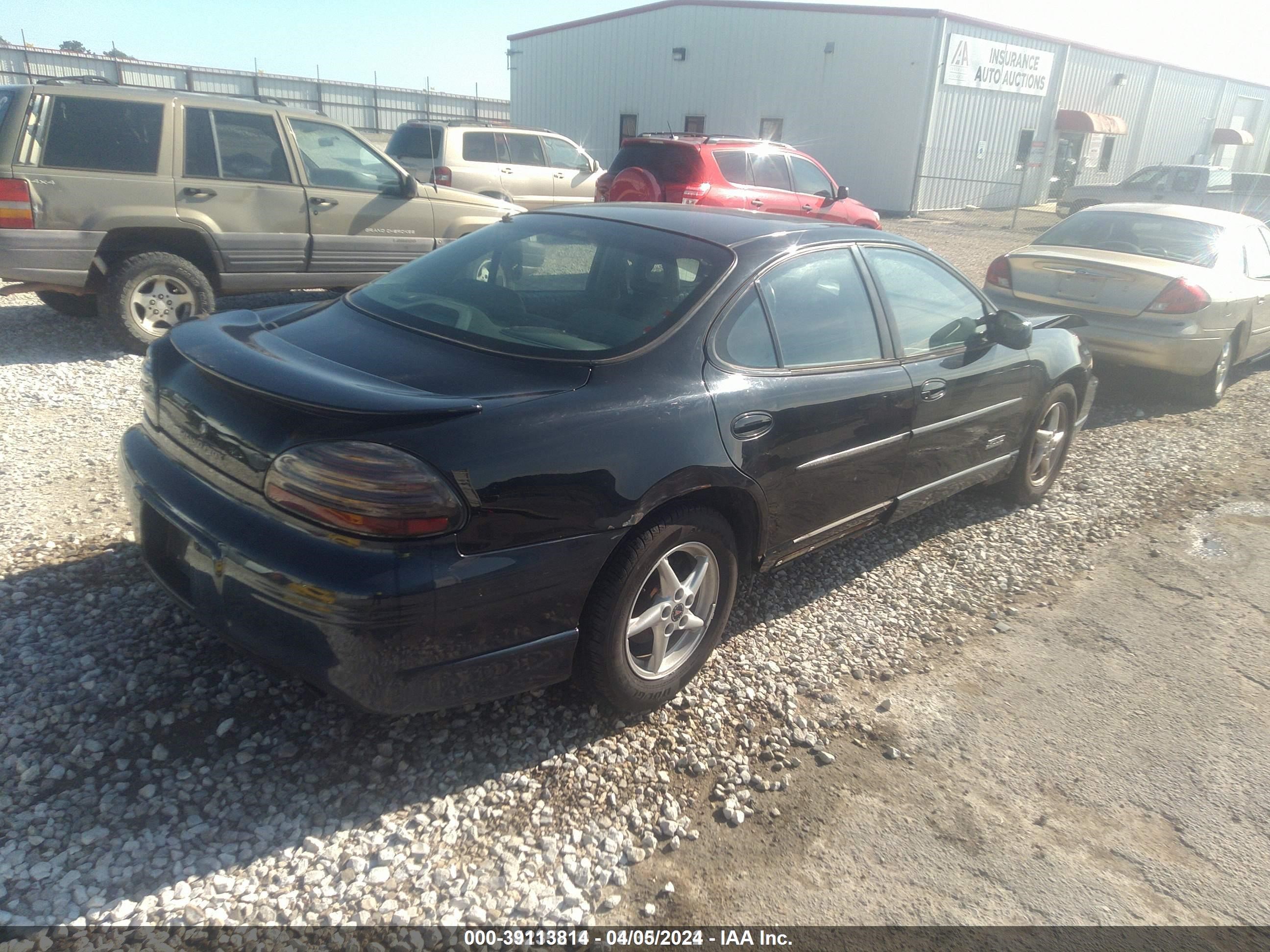 Photo 4 VIN: 1G2WR52182F285120 - PONTIAC GRAND PRIX 