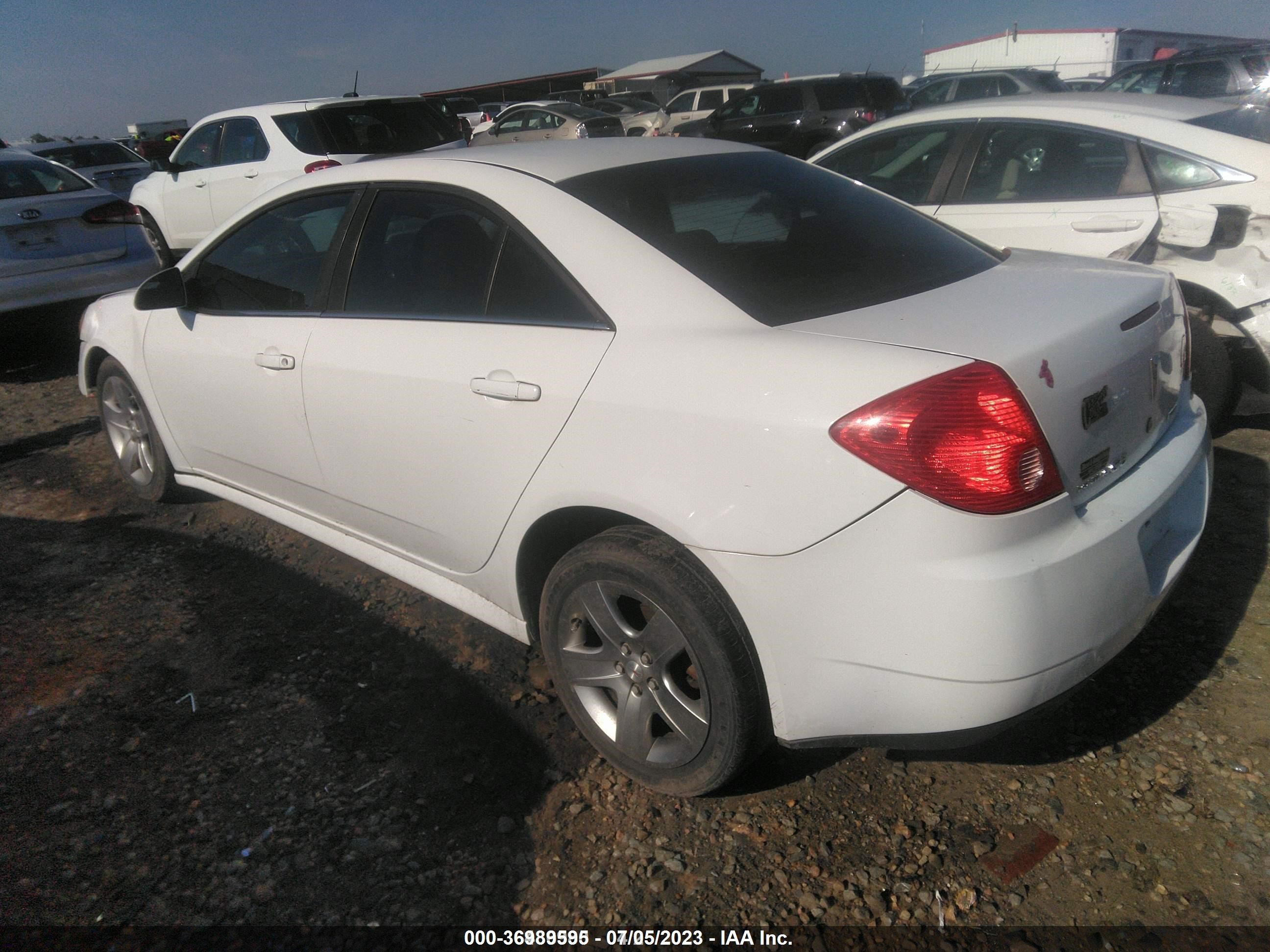 Photo 2 VIN: 1G2ZA5E03A4149401 - PONTIAC G6 