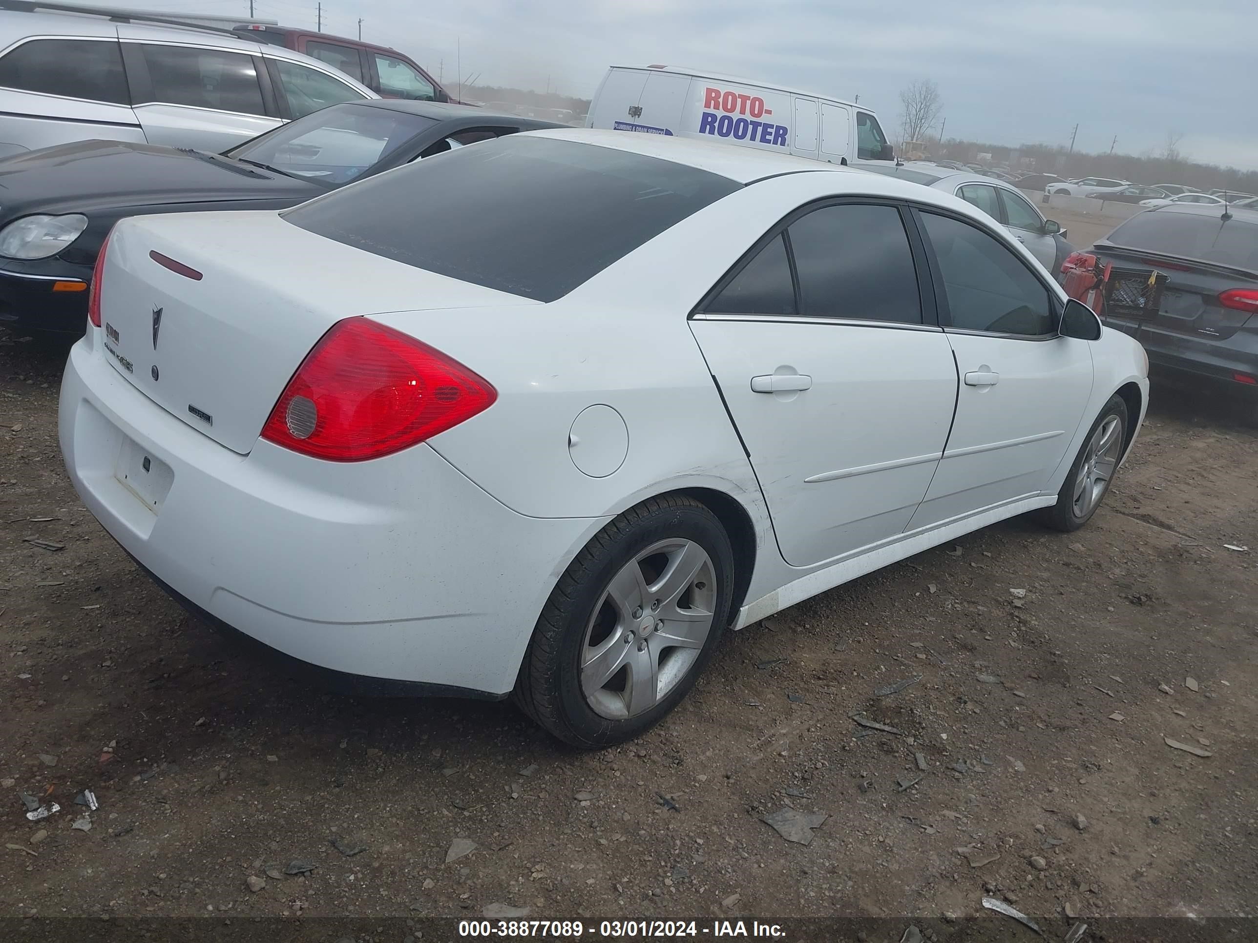 Photo 3 VIN: 1G2ZA5E0XA4140548 - PONTIAC G6 