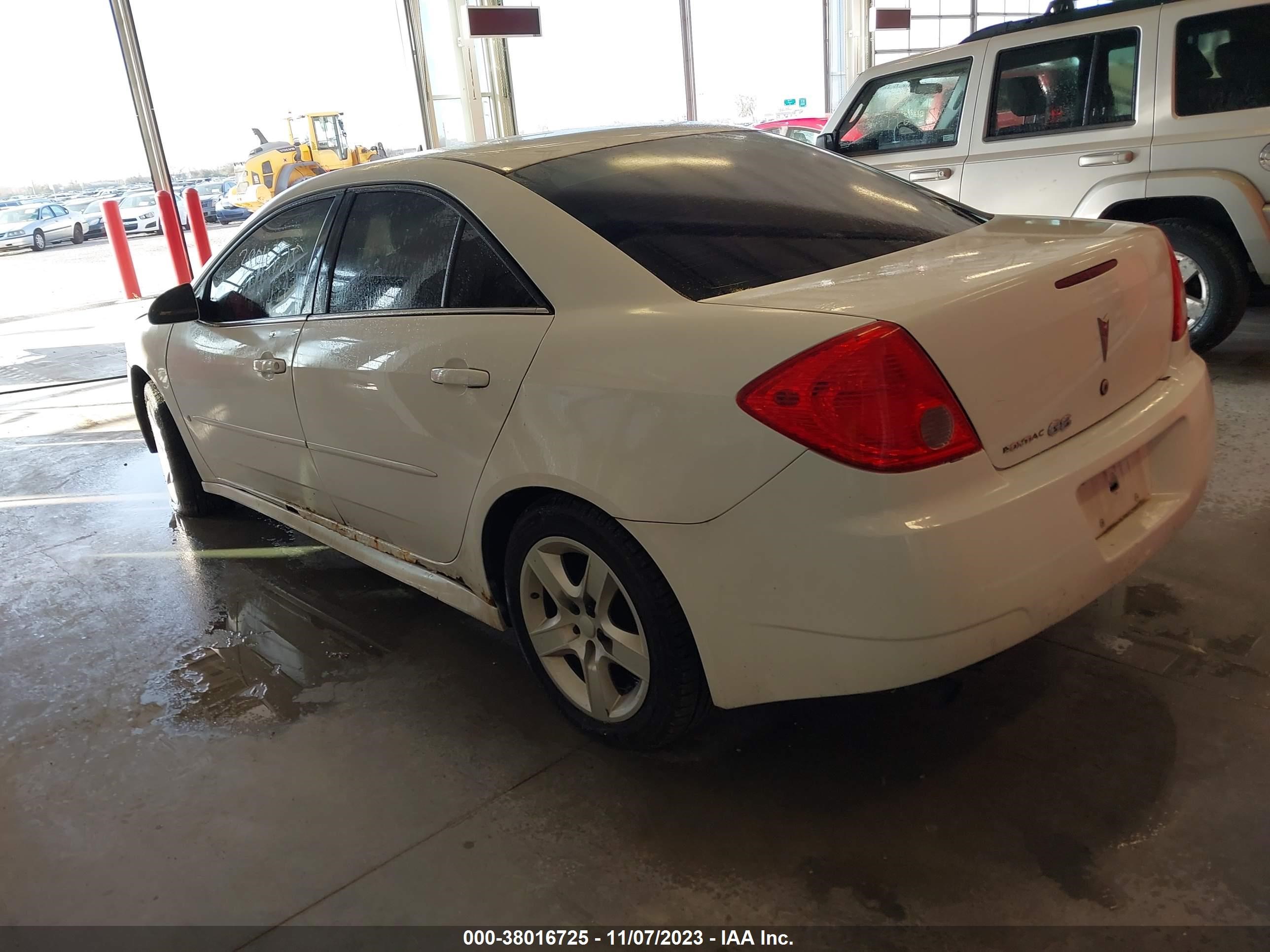 Photo 2 VIN: 1G2ZA5EB0A4138650 - PONTIAC G6 