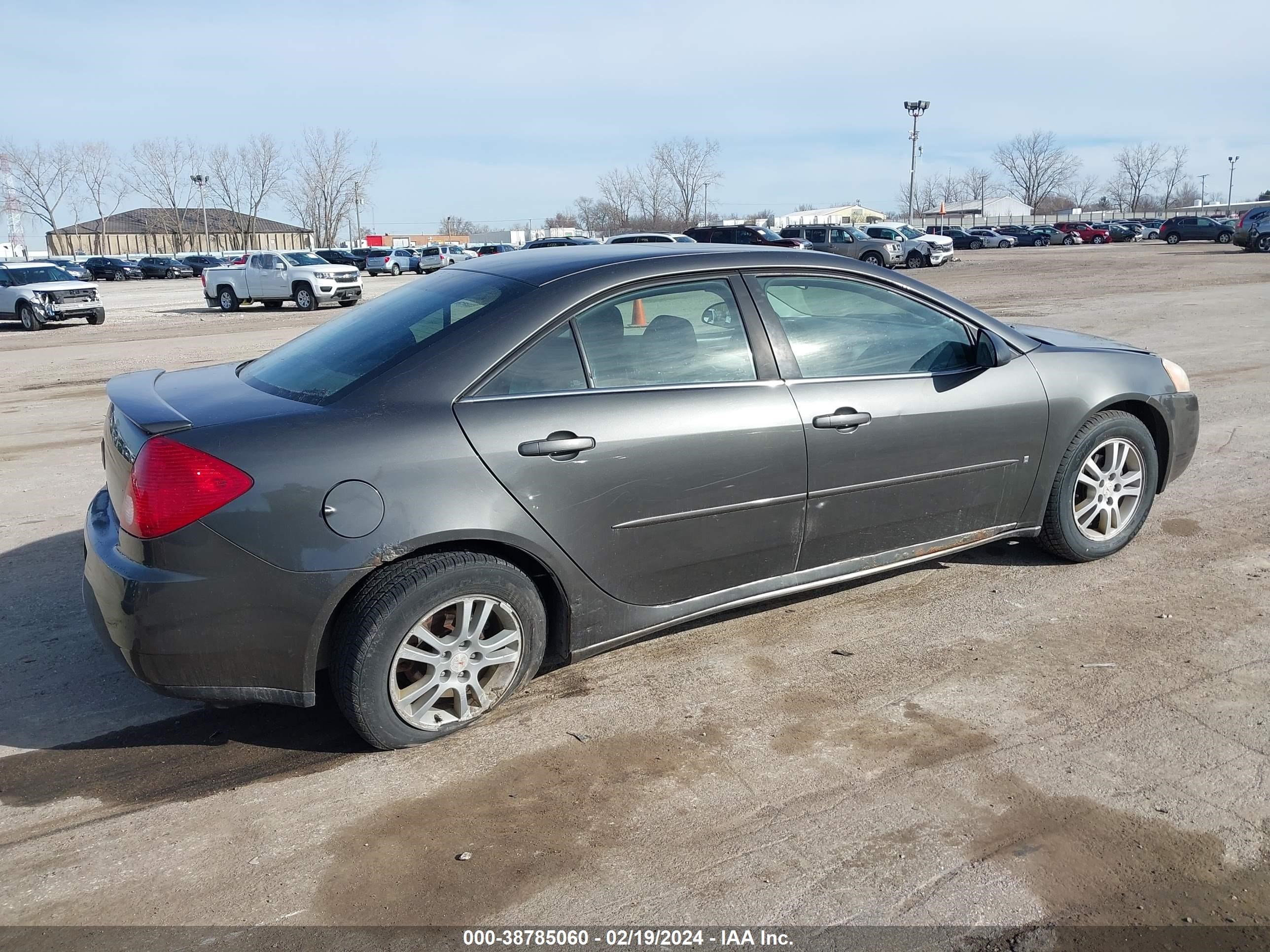 Photo 3 VIN: 1G2ZF55B064197674 - PONTIAC G6 