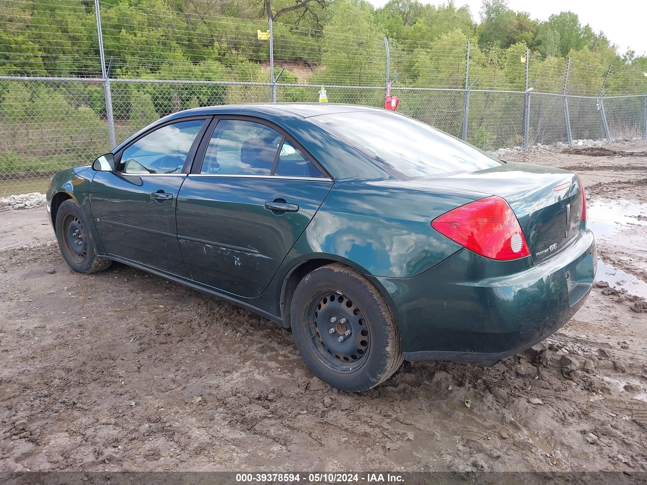 Photo 2 VIN: 1G2ZF55B564255049 - PONTIAC G6 