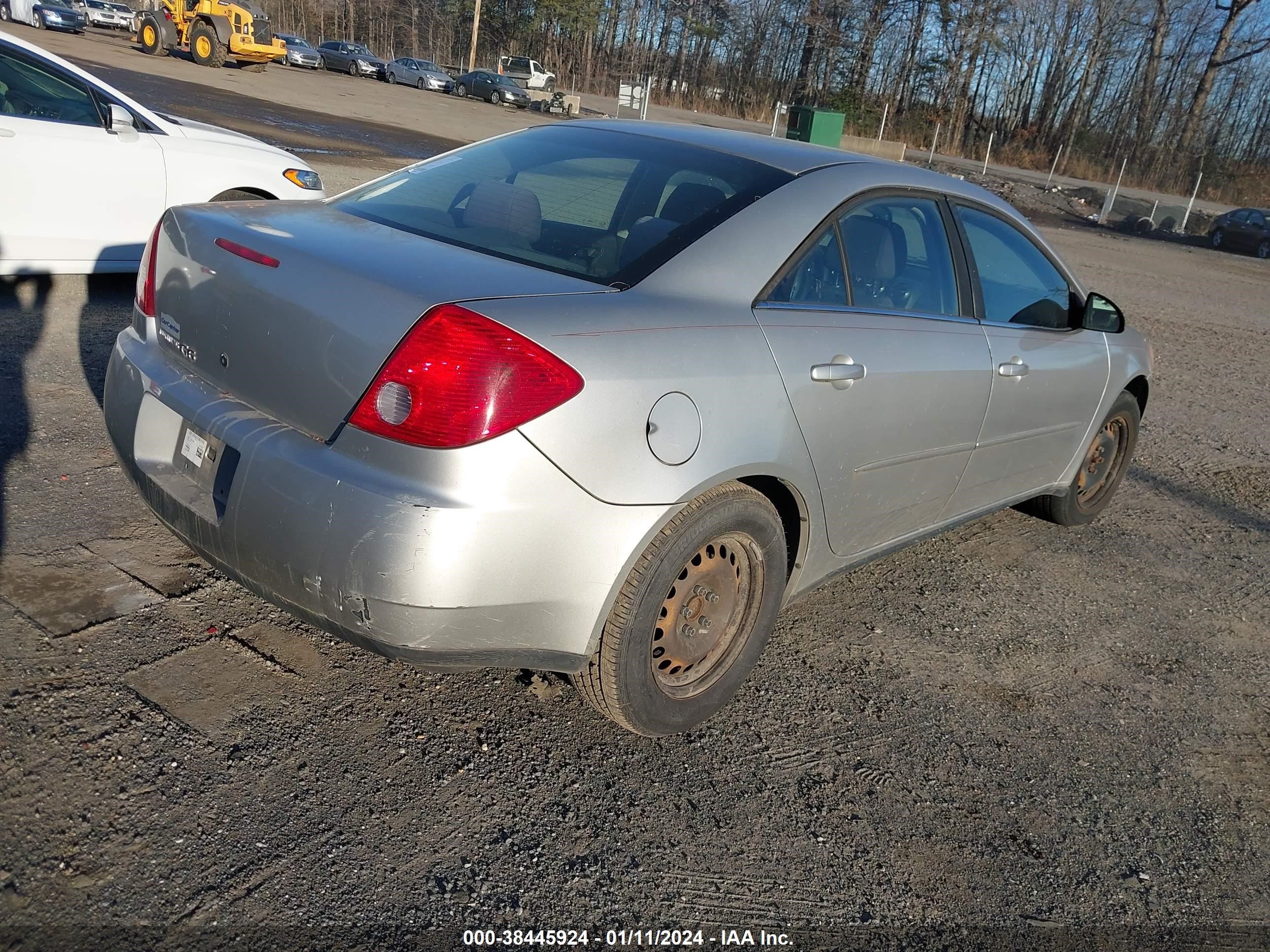 Photo 3 VIN: 1G2ZF55BX64187315 - PONTIAC G6 